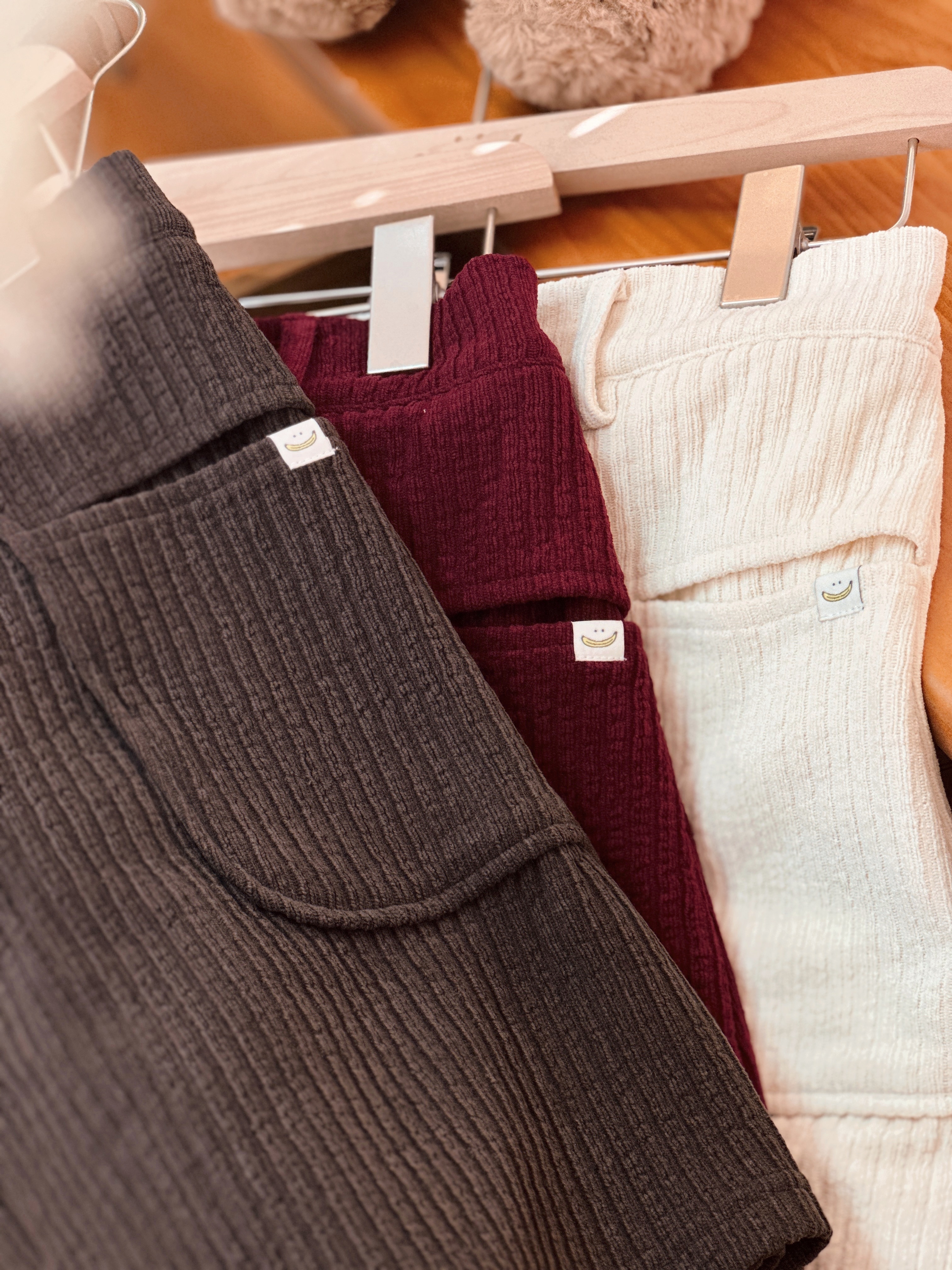 三色 / 彈性麻花絨面短裙褲 / Cable-Textured Ribbed Elastic Skort