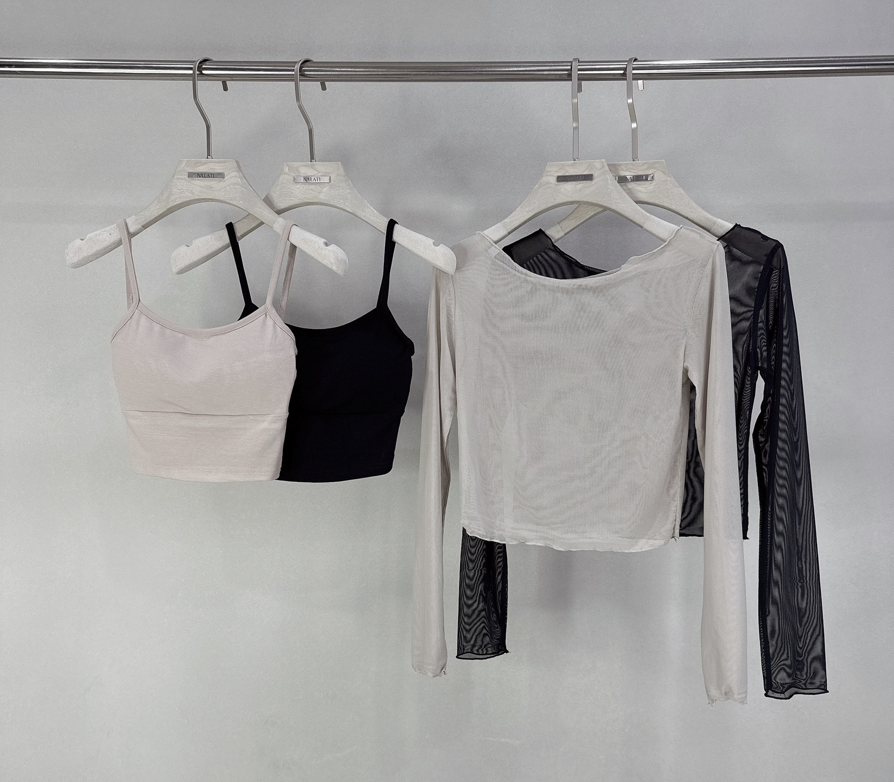 罩杯小可愛+捲邊透膚短版衣