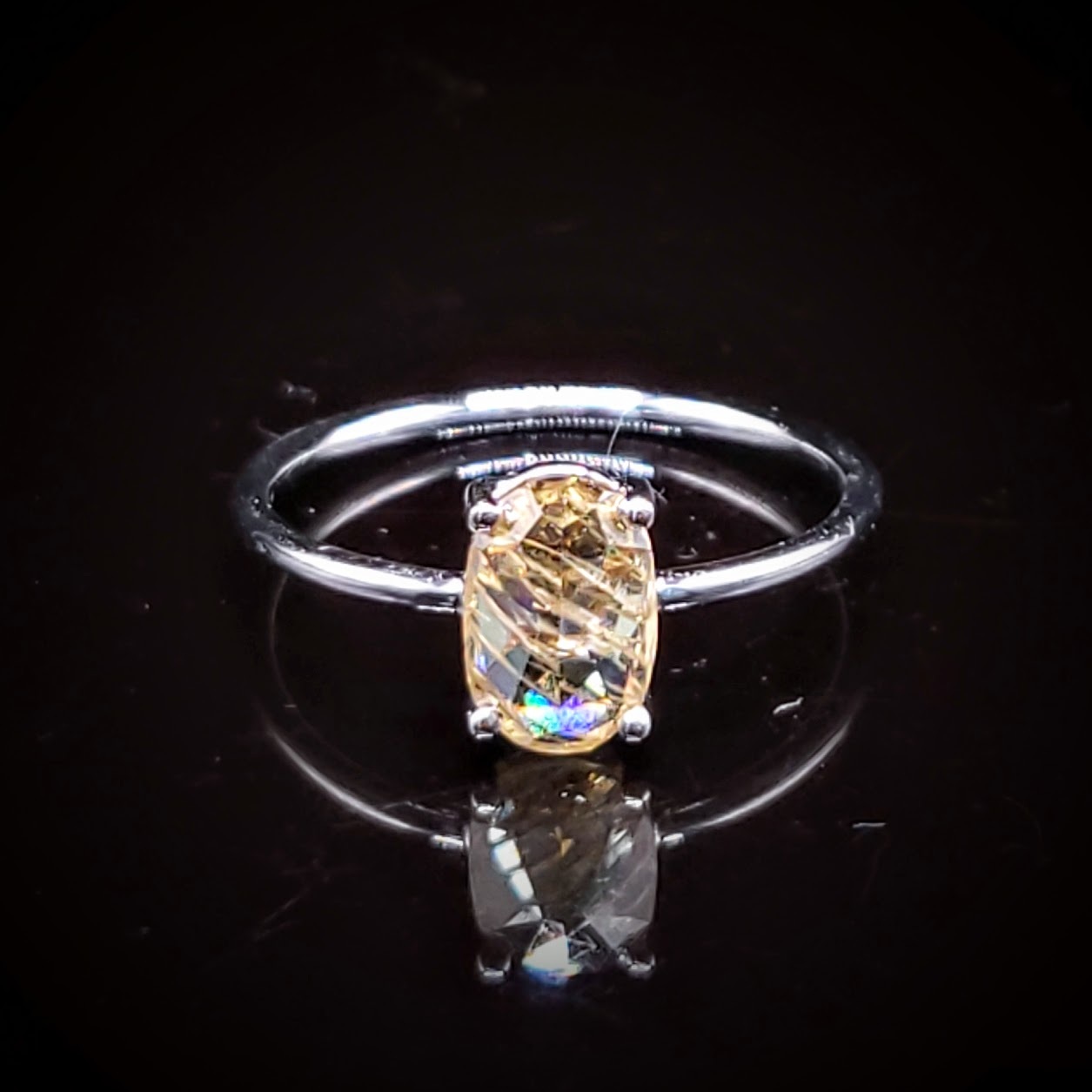 18K White Gold 0.98ct  Oval Cut Diamond Ring