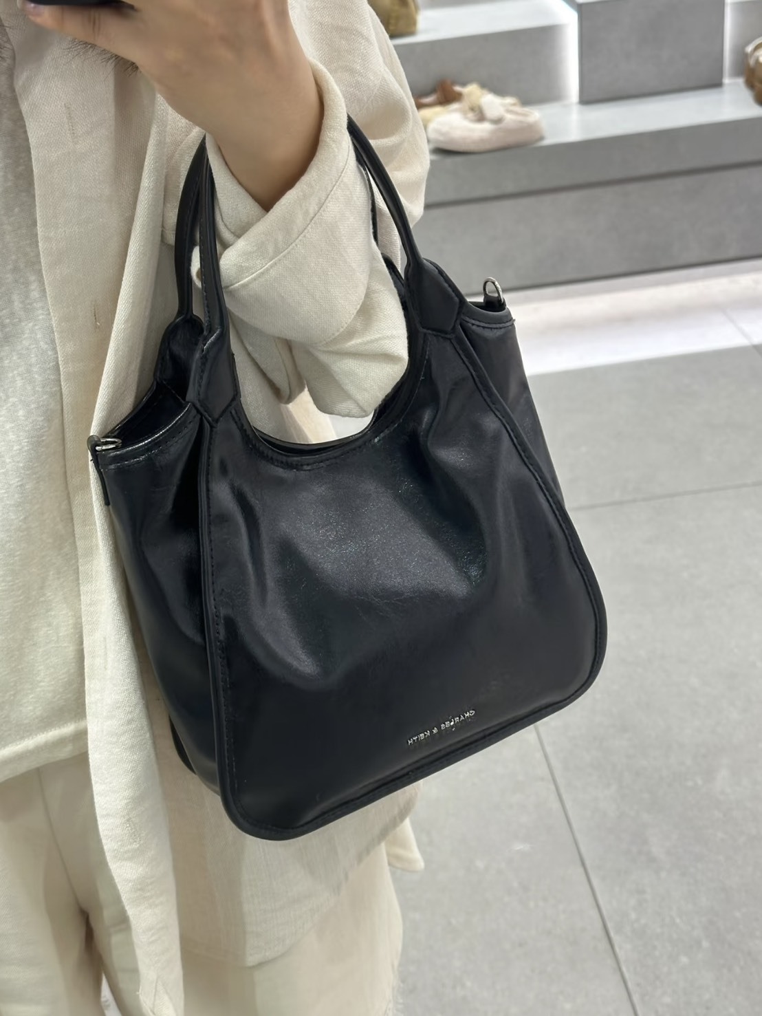 CHARLES & KEITH 小CK 油蠟皮 托特包