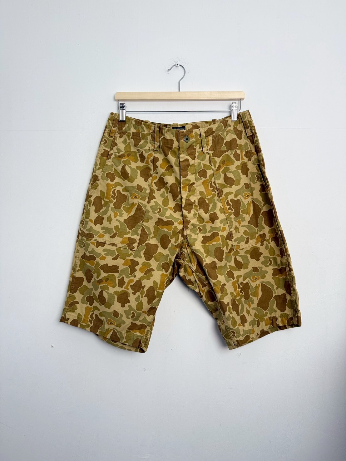 BLACK SIGN HUNTER CAMO DRIVING SHORTS SIZE 36