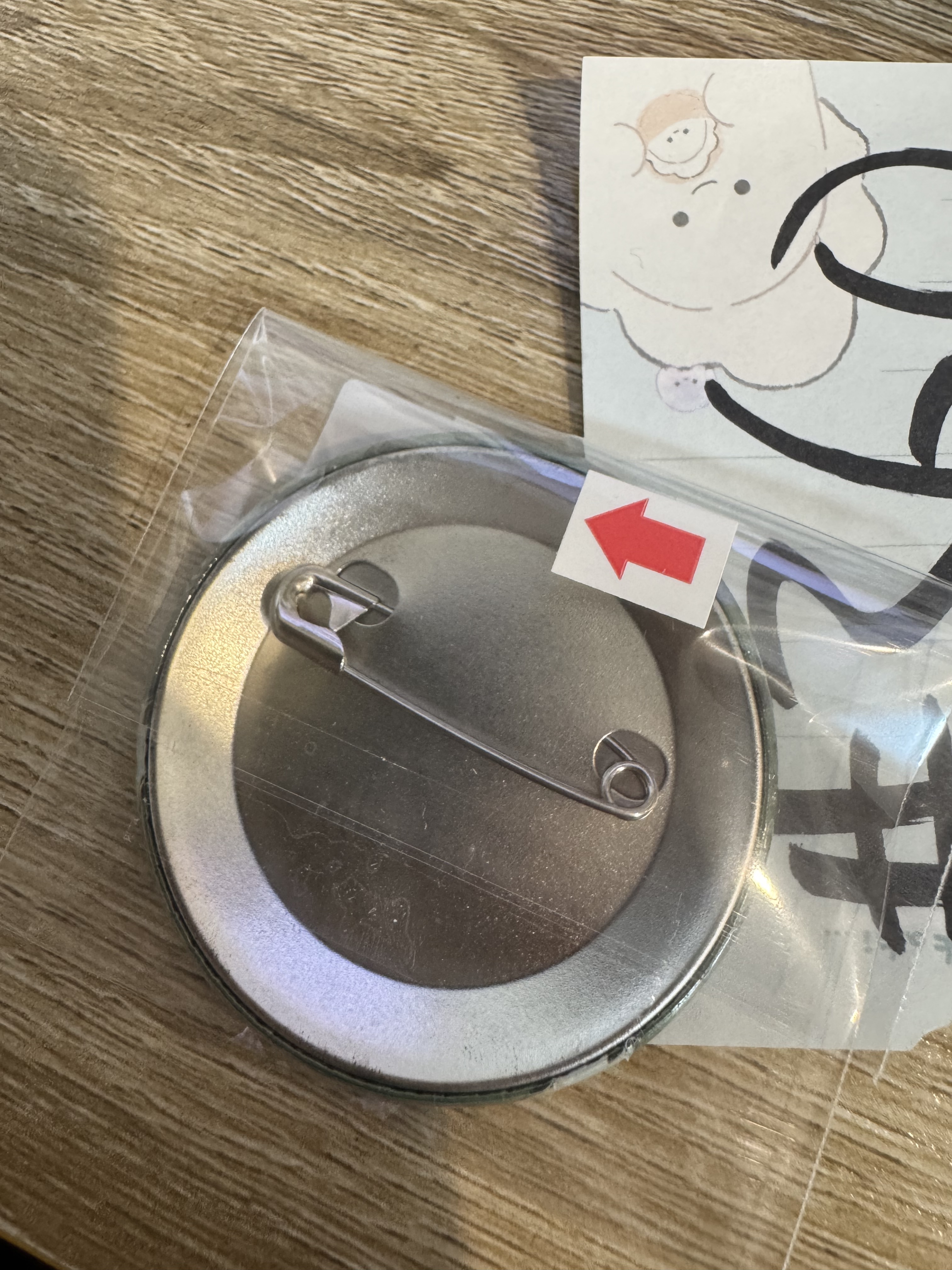 進擊的巨人  LEVI 襟章 瑕#360