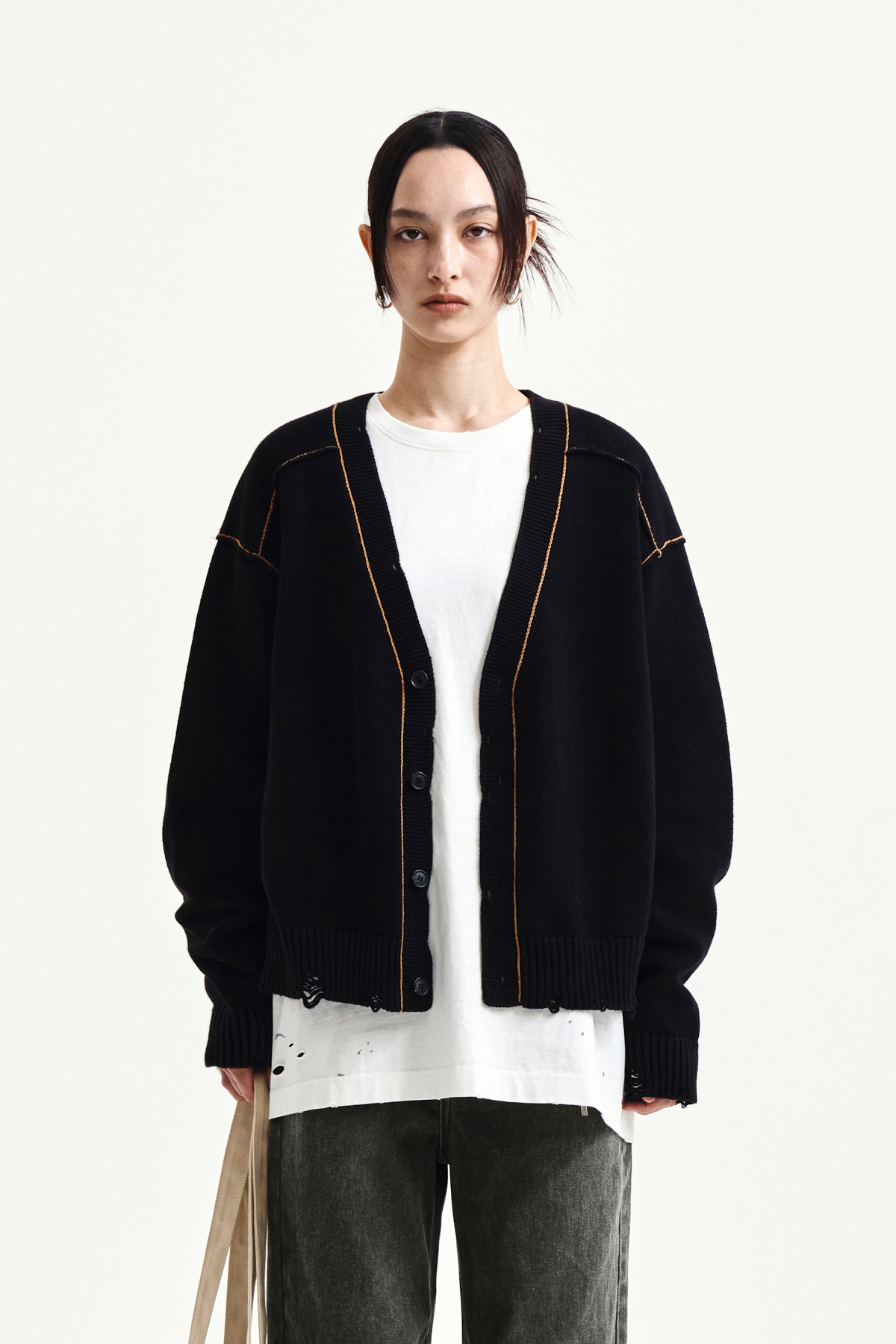 撞色縫線LOGO針織上衣 黑色