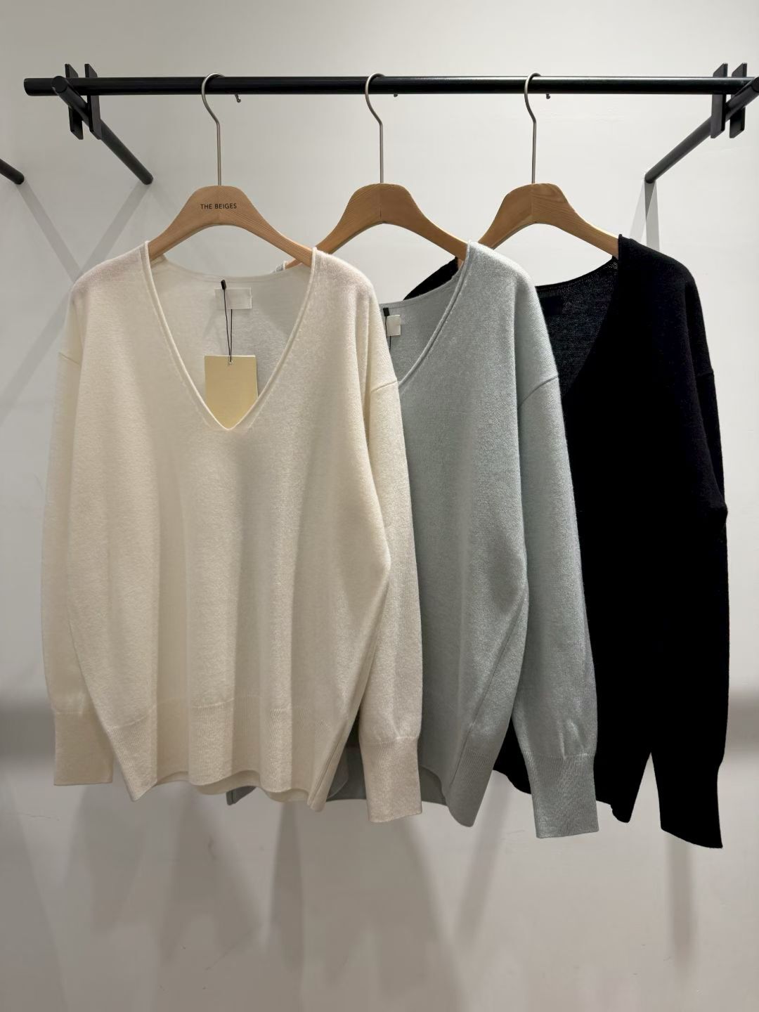 TS5502 大V領寬鬆針織上衣 *特價* (優惠碼同充值購物金不適用)