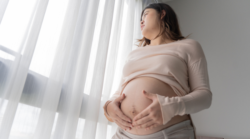 肚子一天比一天大，站久了腰好痠，晚上翻身也越來越困難。其實很想去按摩放鬆一下，卻總是在預約前停下來，腦中冒出各種擔心，最後還是默默關掉畫面。  以前去按摩是一件很享受的事，但懷孕後再想到按摩，心情卻變得複雜。；不是怕太痛，而是怕一個動作不對，會不會影響到肚子裡的寶寶。  這樣的無助與猶豫，其實是很多孕婦共同的心聲。