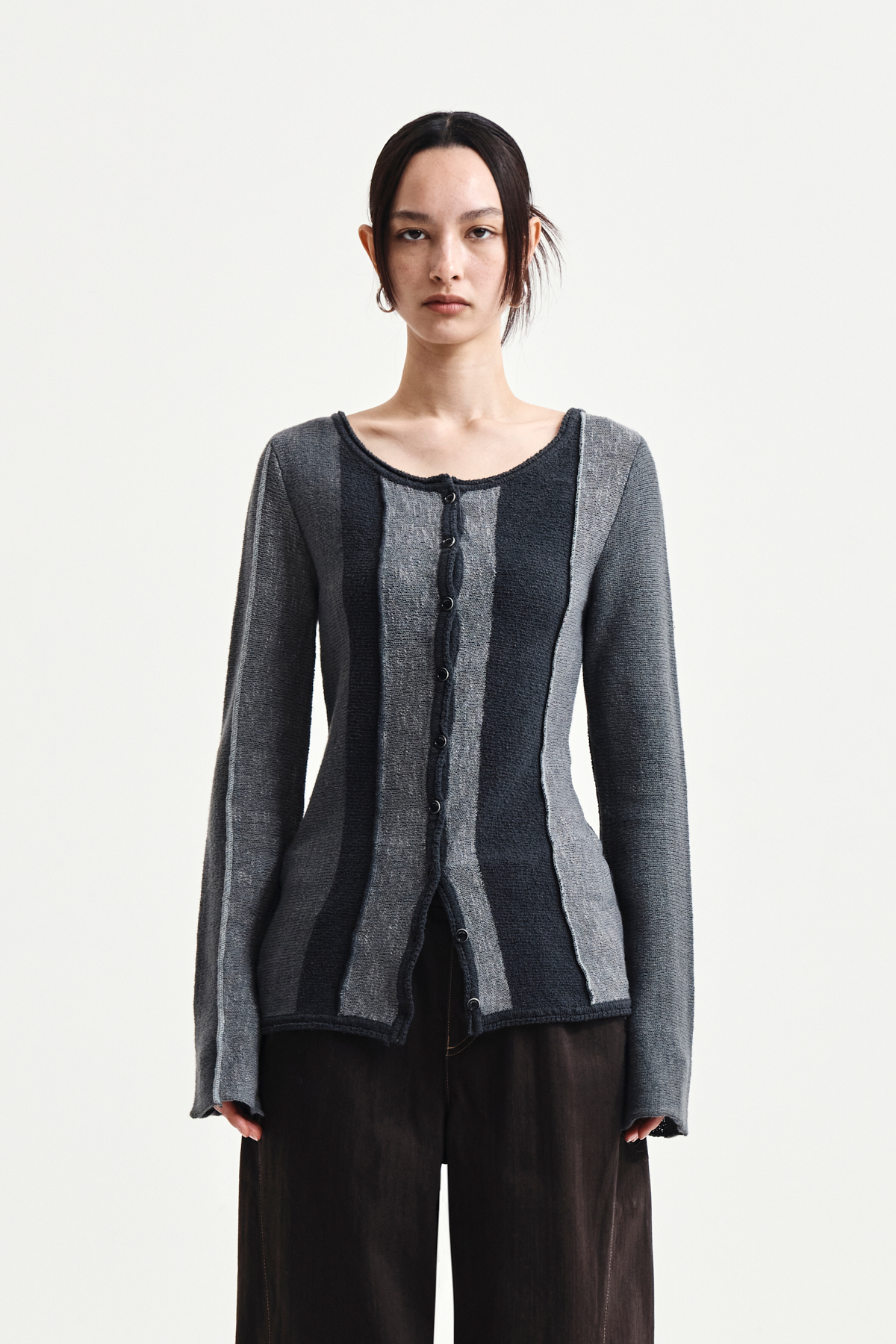 撞色拼接修身針織上衣 炭灰