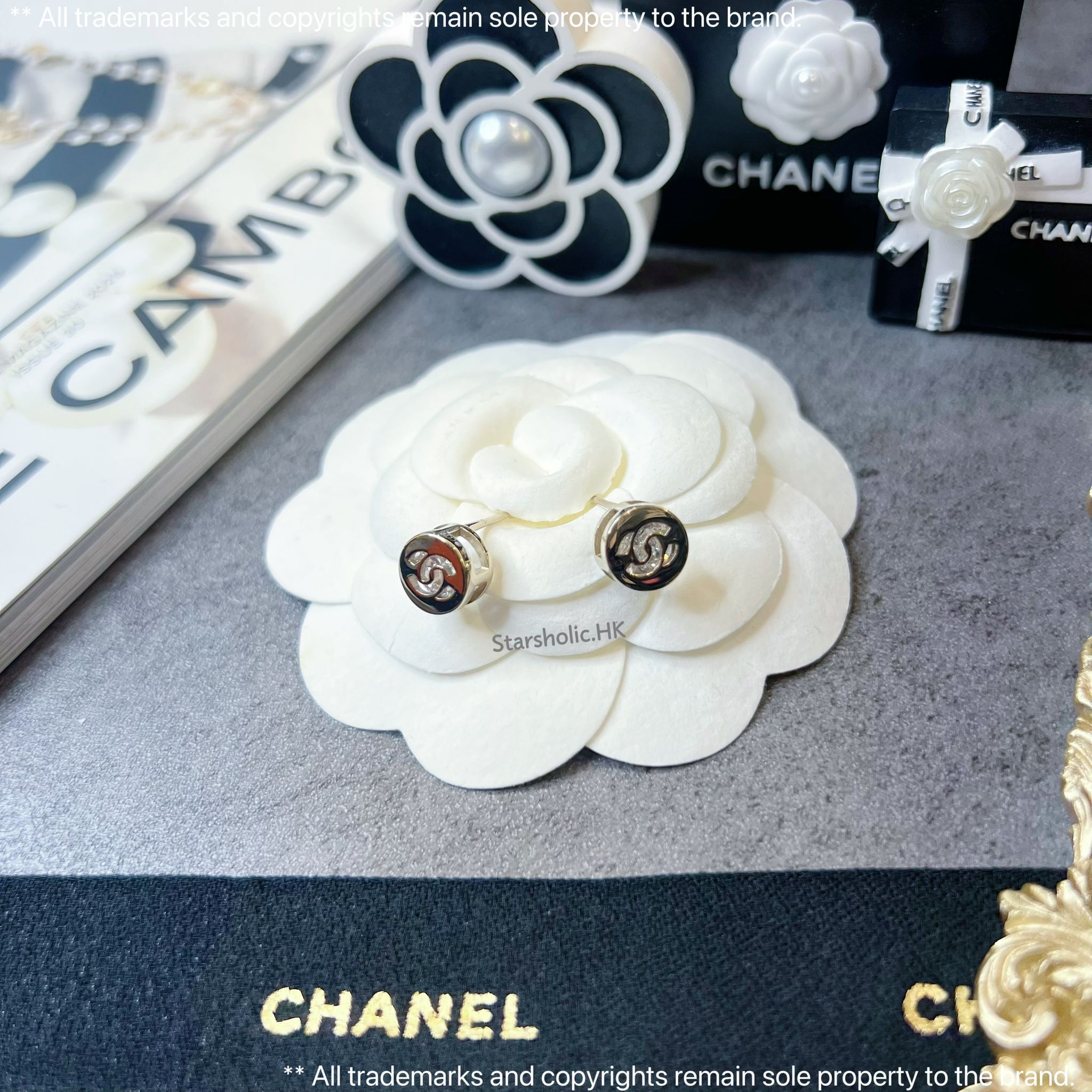 CHANEL Mini 圓形閃石 CC Logo Earrings