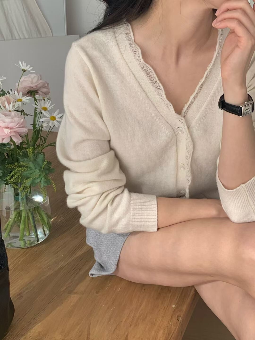 浪漫感配色蕾絲滾邊V領排釦上衣罩衫 / 3色