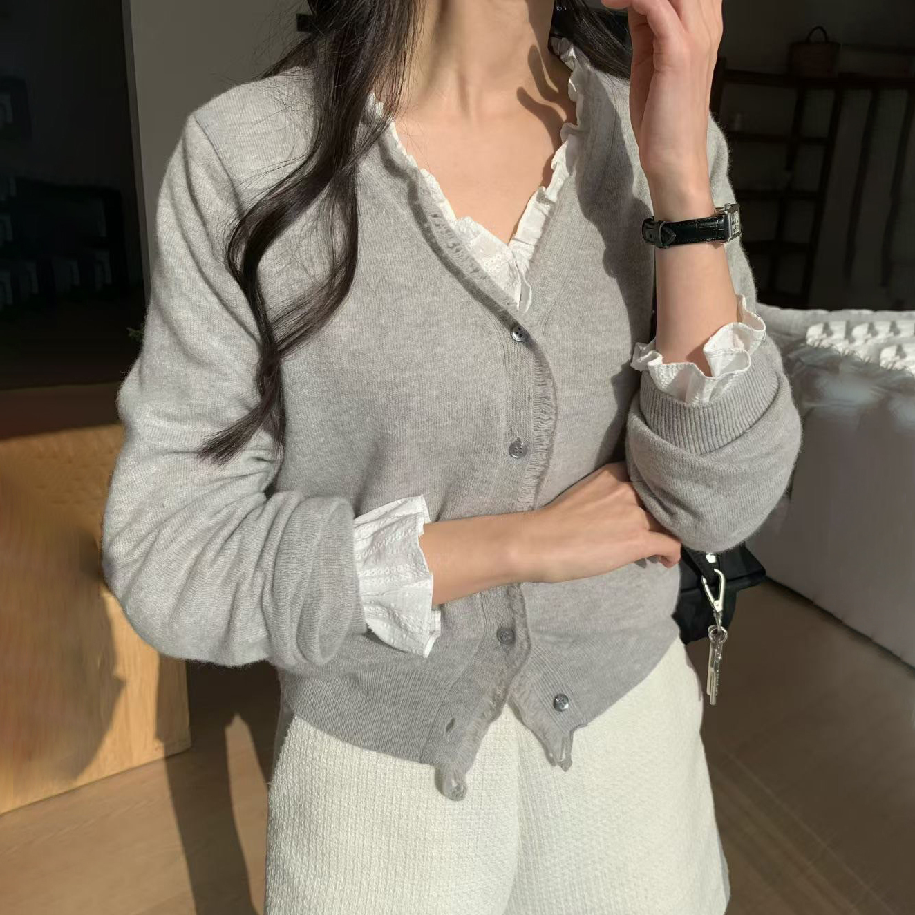 浪漫感配色蕾絲滾邊V領排釦上衣罩衫 / 3色