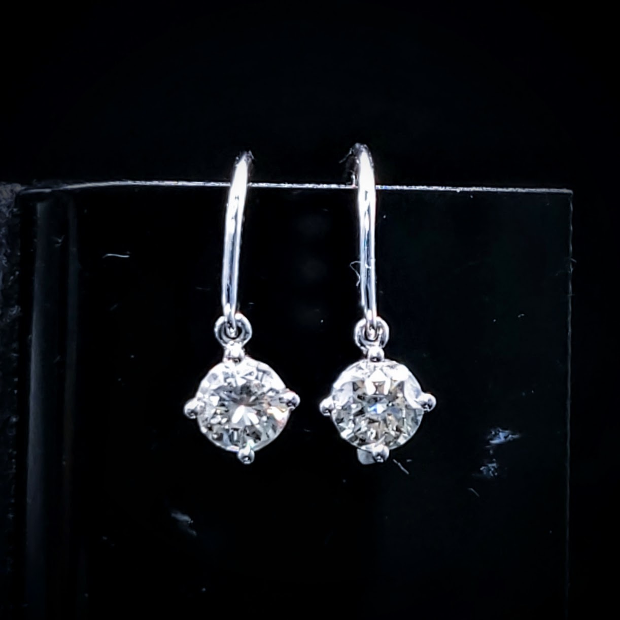 全新18K白金【主石56份鑽石】吊耳環