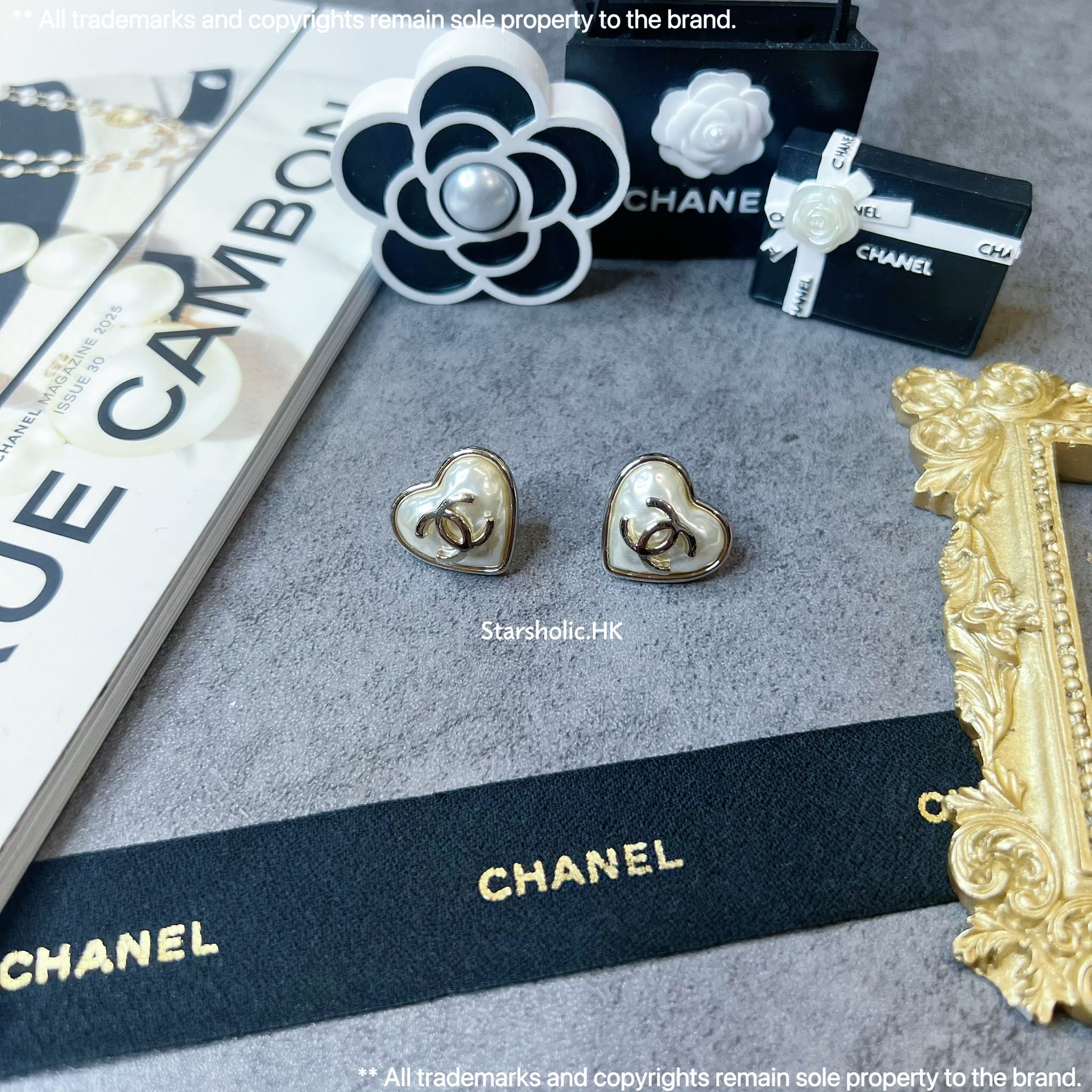 CHANEL 心心珍珠 CC Logo Earrings