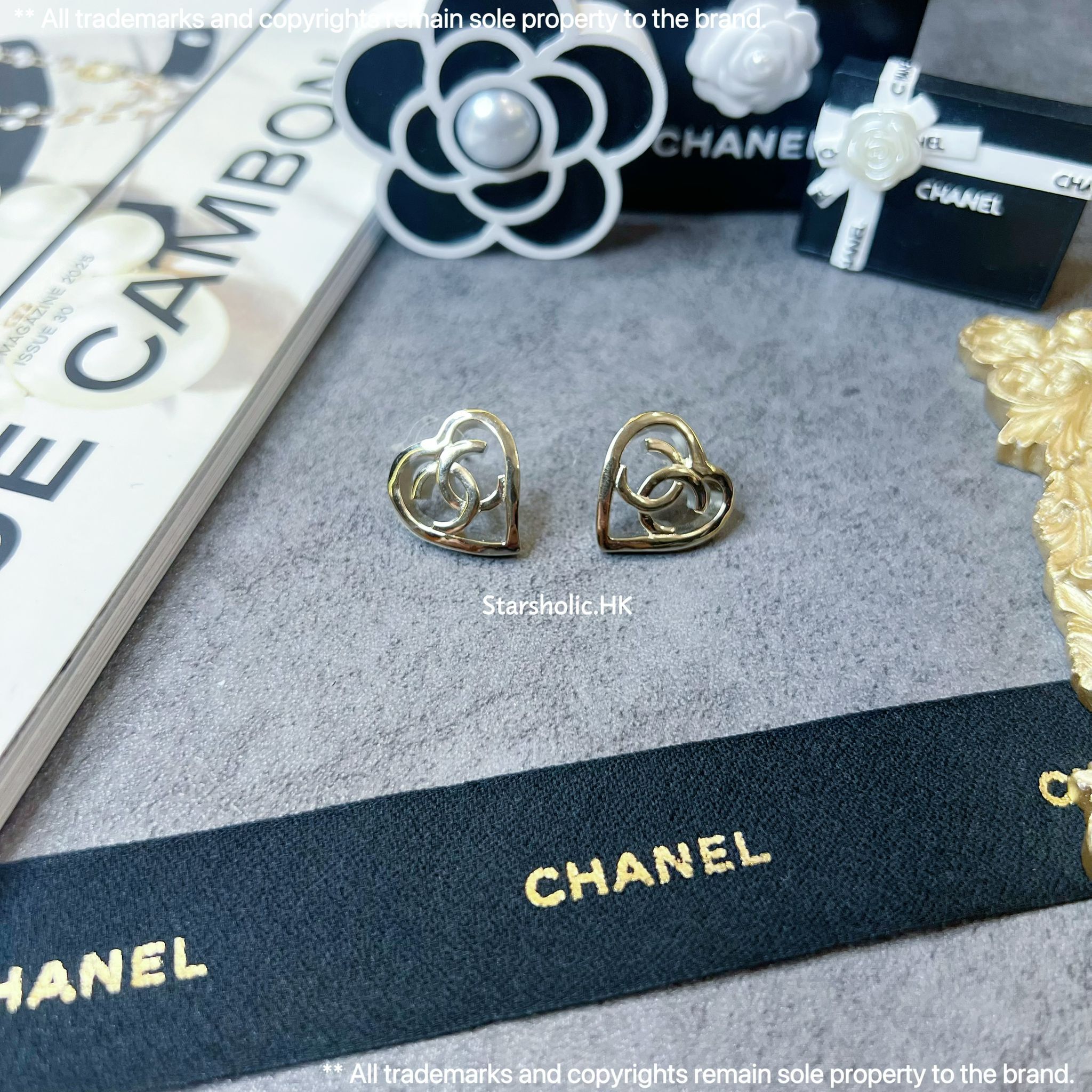 CHANEL 心形 CC Logo Earrings
