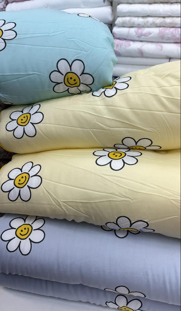 KE2005  太陽花四季被 單人160/210cm $439雙人200/230cm $499