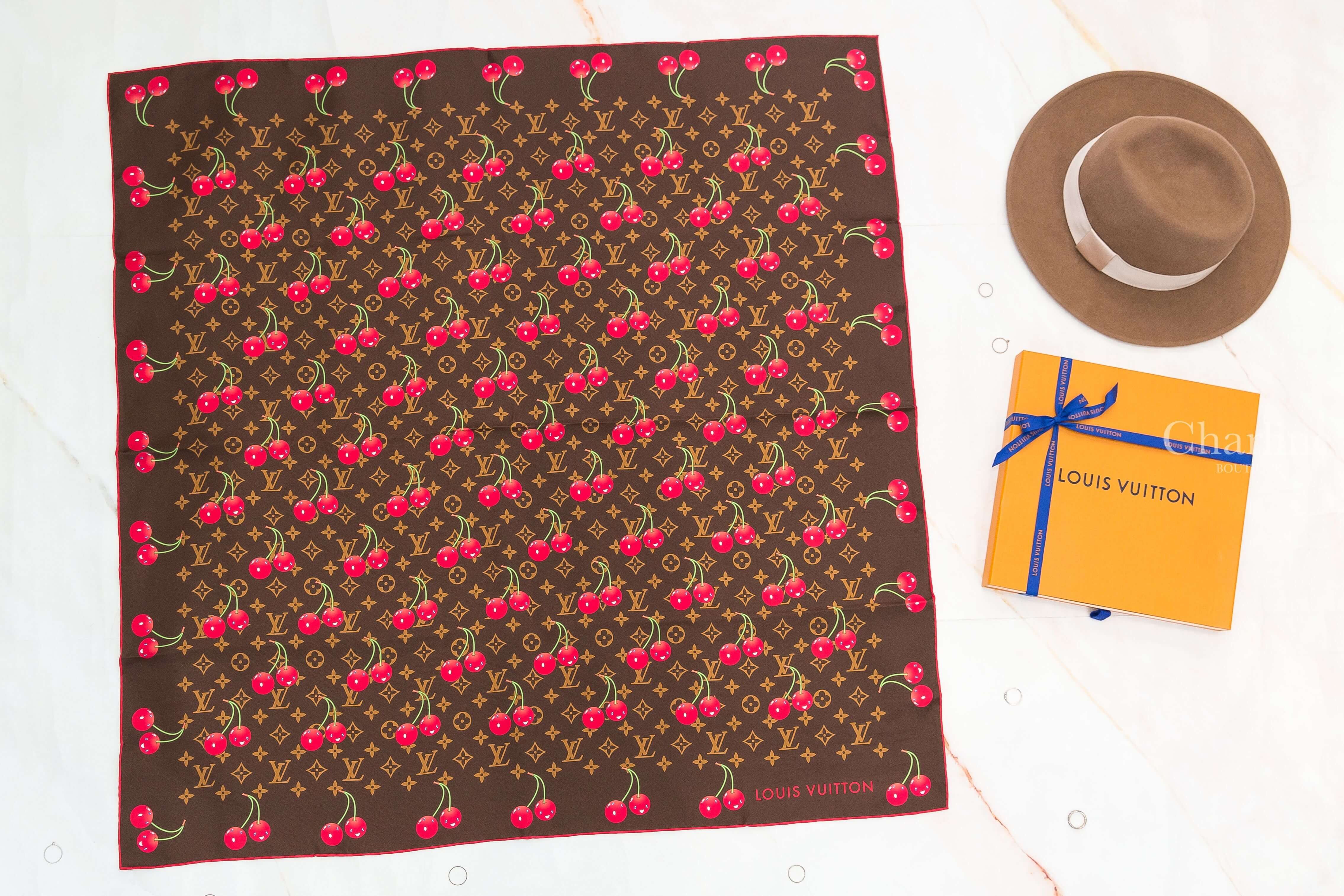 Louis Vuitton LV X TM Monogram Cerise Square 90 聯名款咖啡色滿版老花紅色微笑櫻桃真絲方巾-Charline Boutique 精品代購