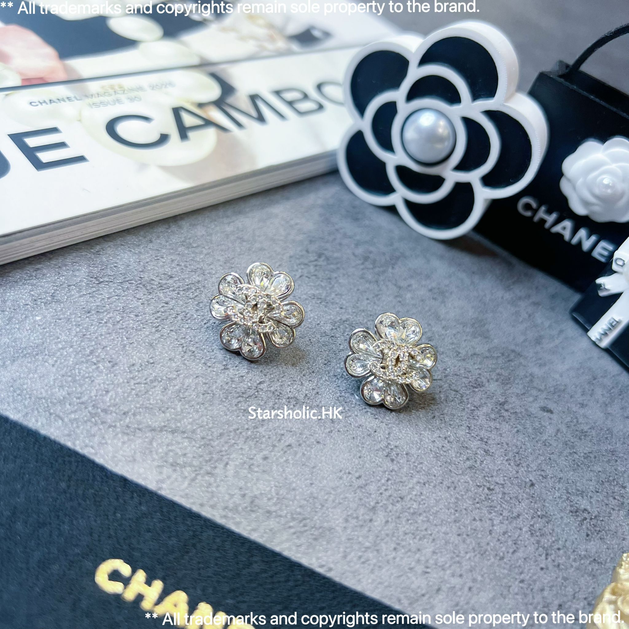 CHANEL 四葉草閃石 CC Logo Earrings