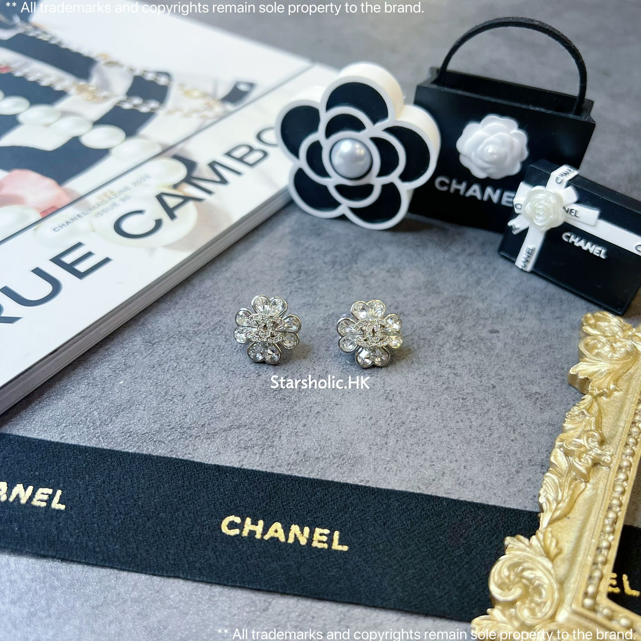 CHANEL 四葉草閃石 CC Logo Earrings