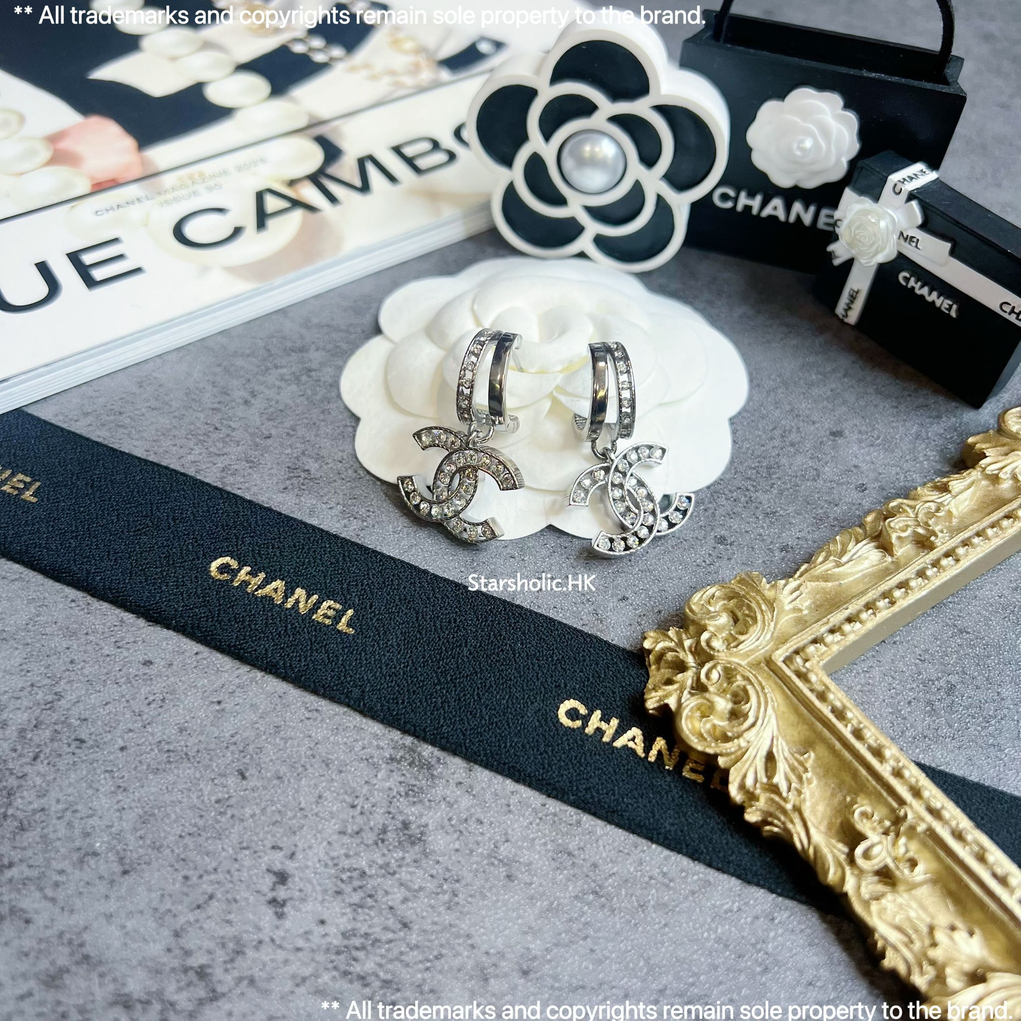 CHANEL 垂吊閃石 CC Logo Earrings