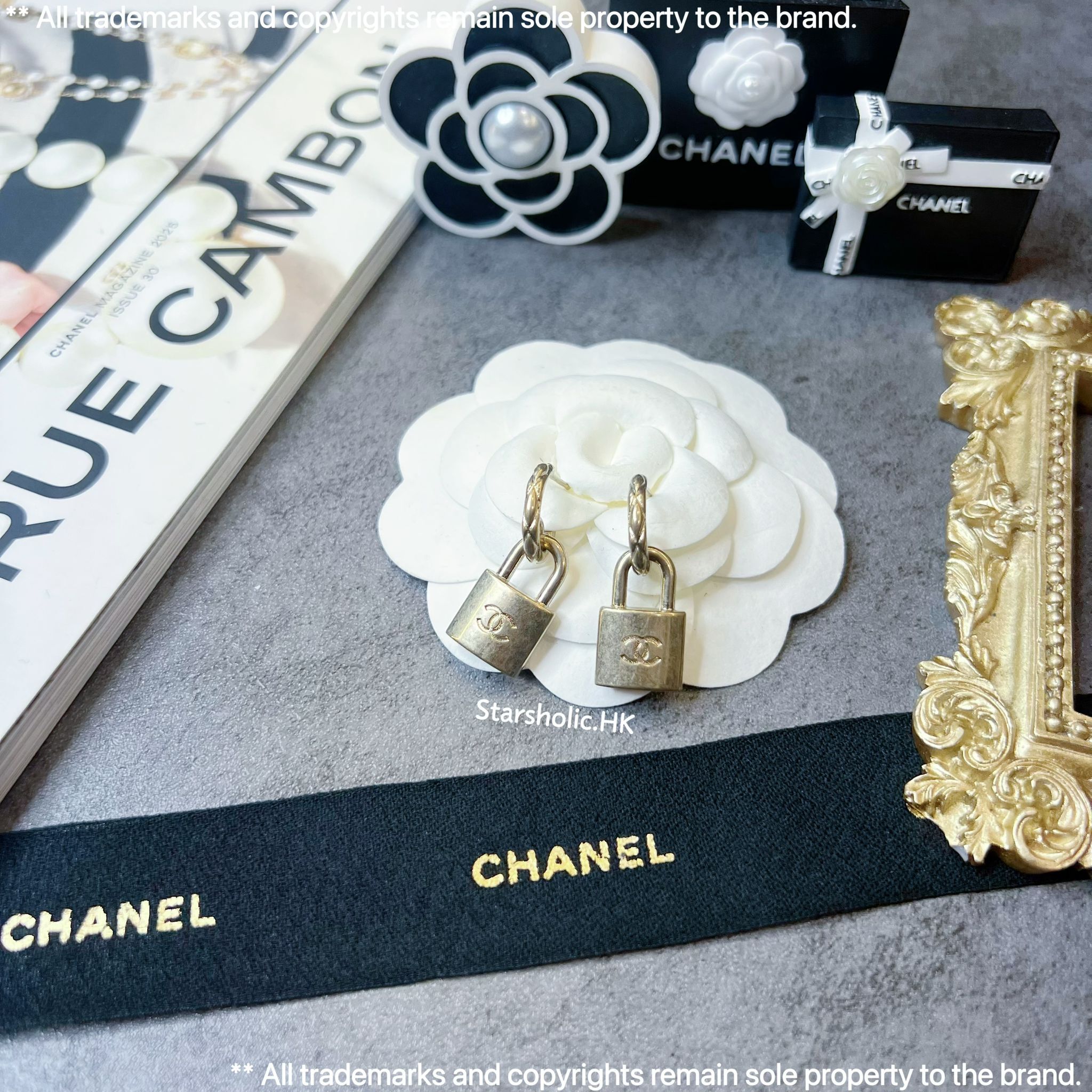 CHANEL 復古鎖頭  CC Logo Earrings