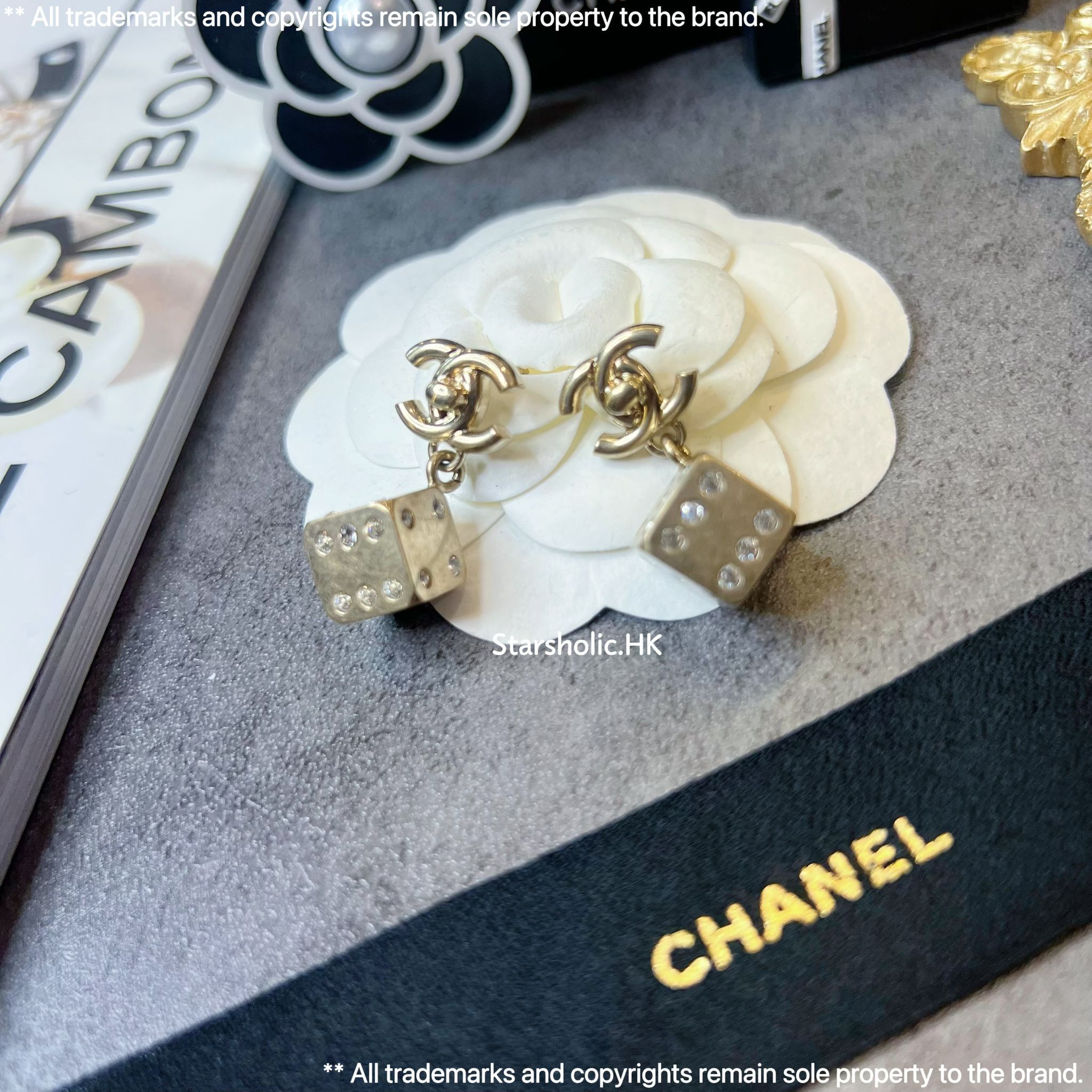 CHANEL 復古骰仔  CC Logo Earrings
