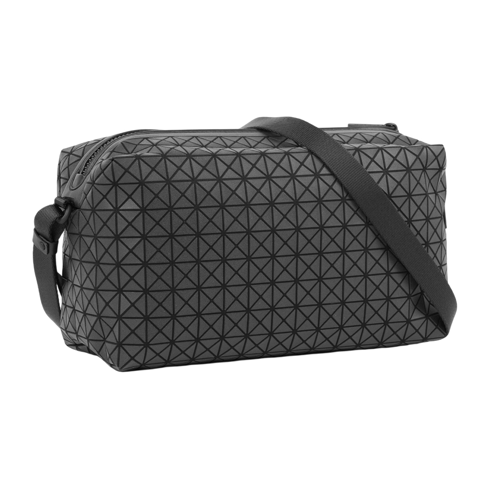 【ISSEY MIYAKE三宅一生】BAO BAO 霧面拉鍊波士頓肩背包(黑色)