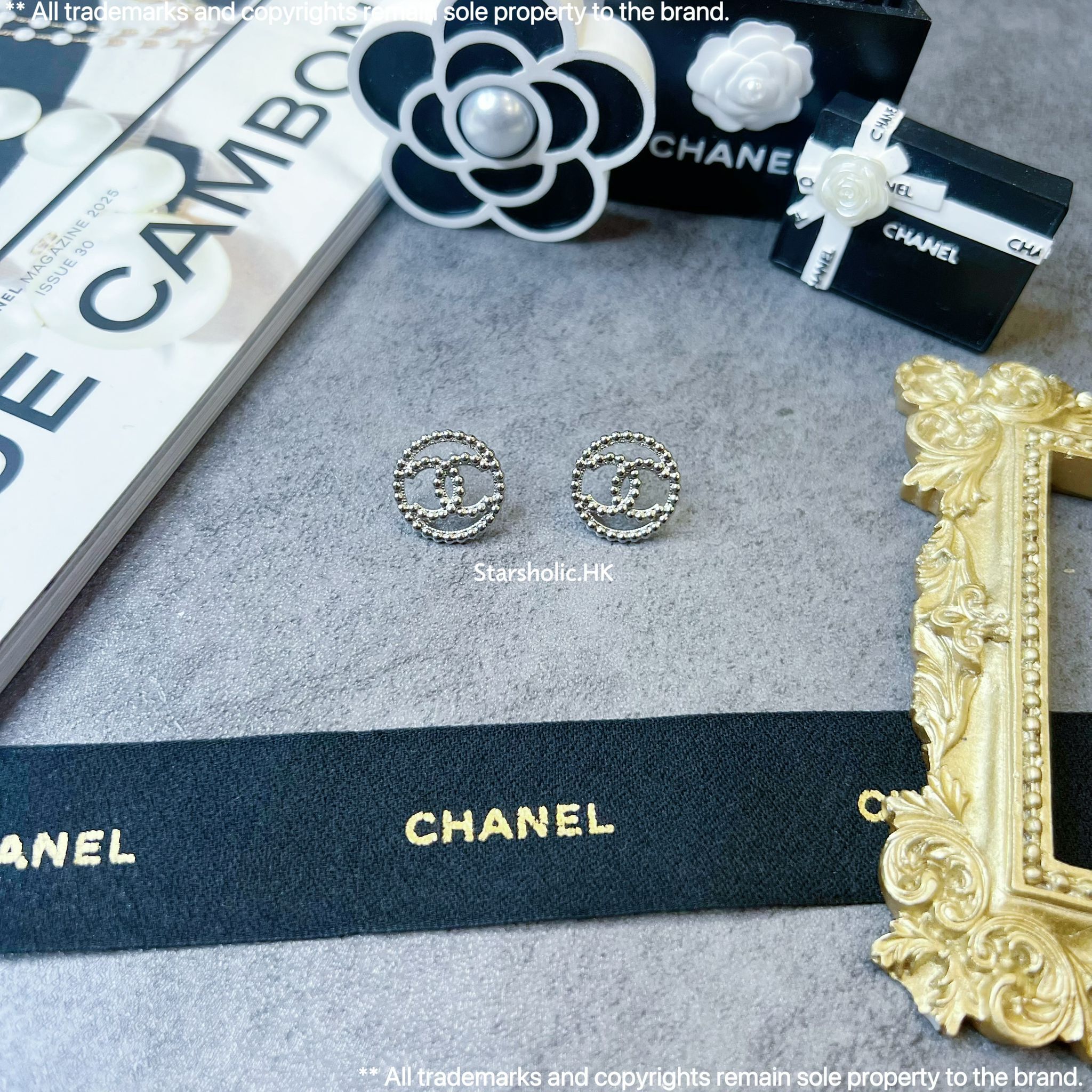 CHANEL 圓形珠珠 CC Logo Earrings