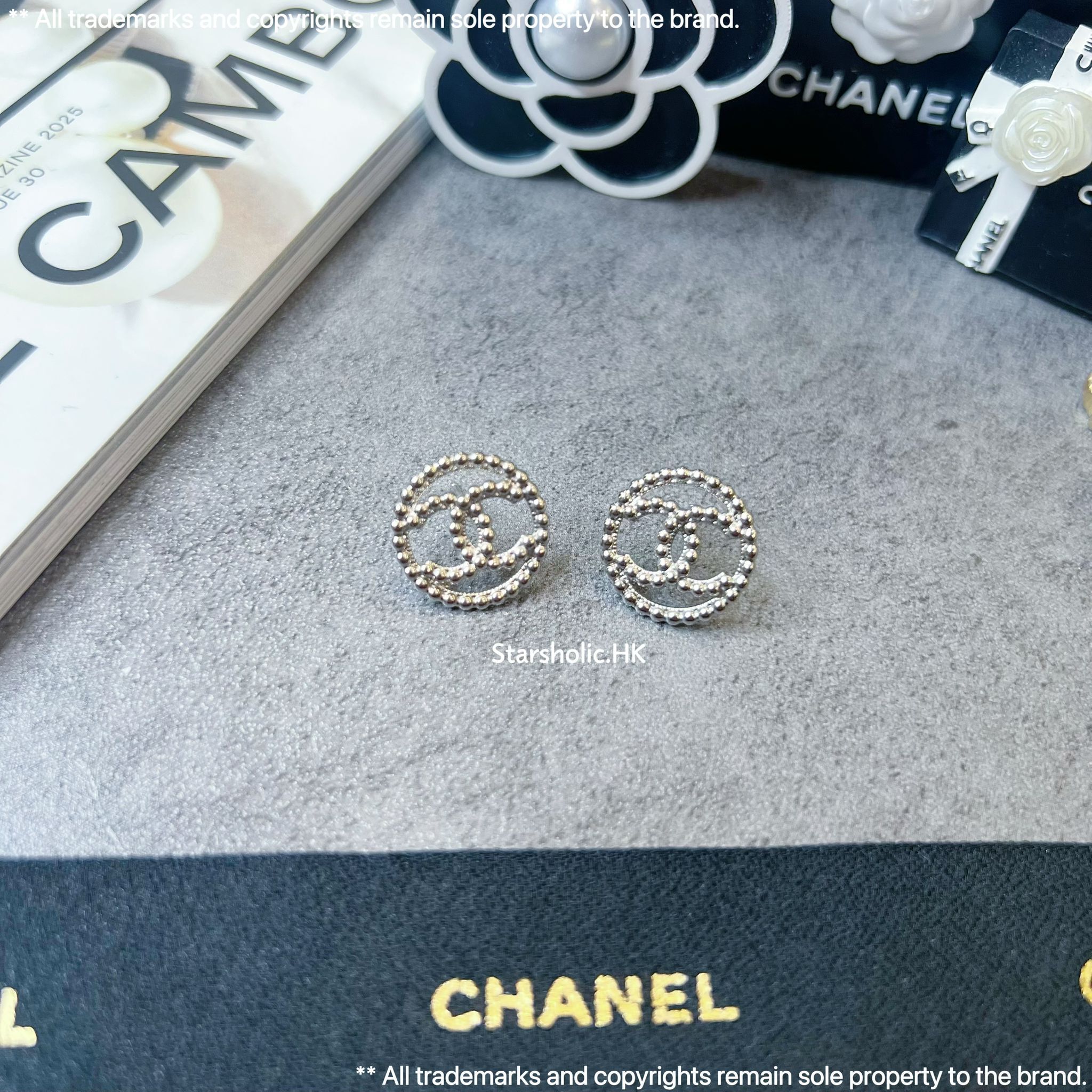 CHANEL 圓形珠珠 CC Logo Earrings