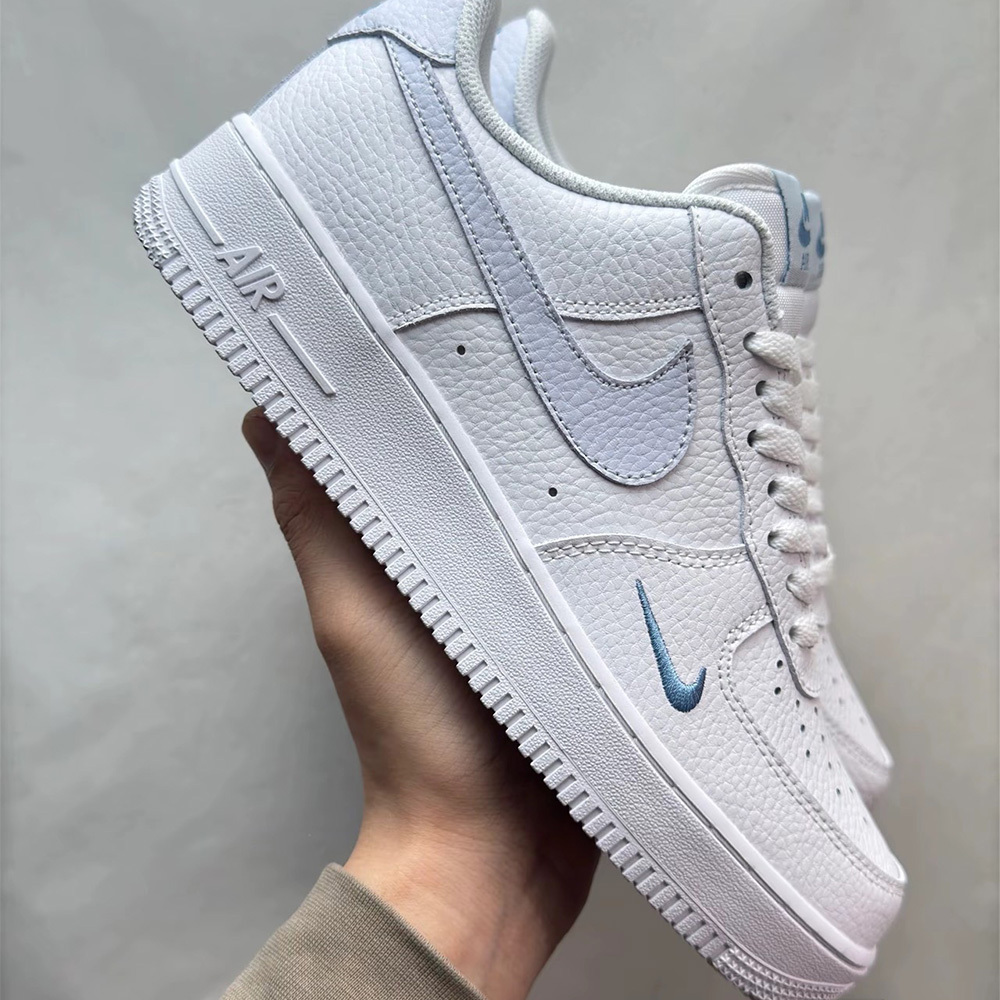 Nike Air Force 1 Low W 荔枝皮 白淺藍 冰藍 蘇打 雙勾 刺繡小勾 皮革 復古女休閒鞋 HV2511-100
