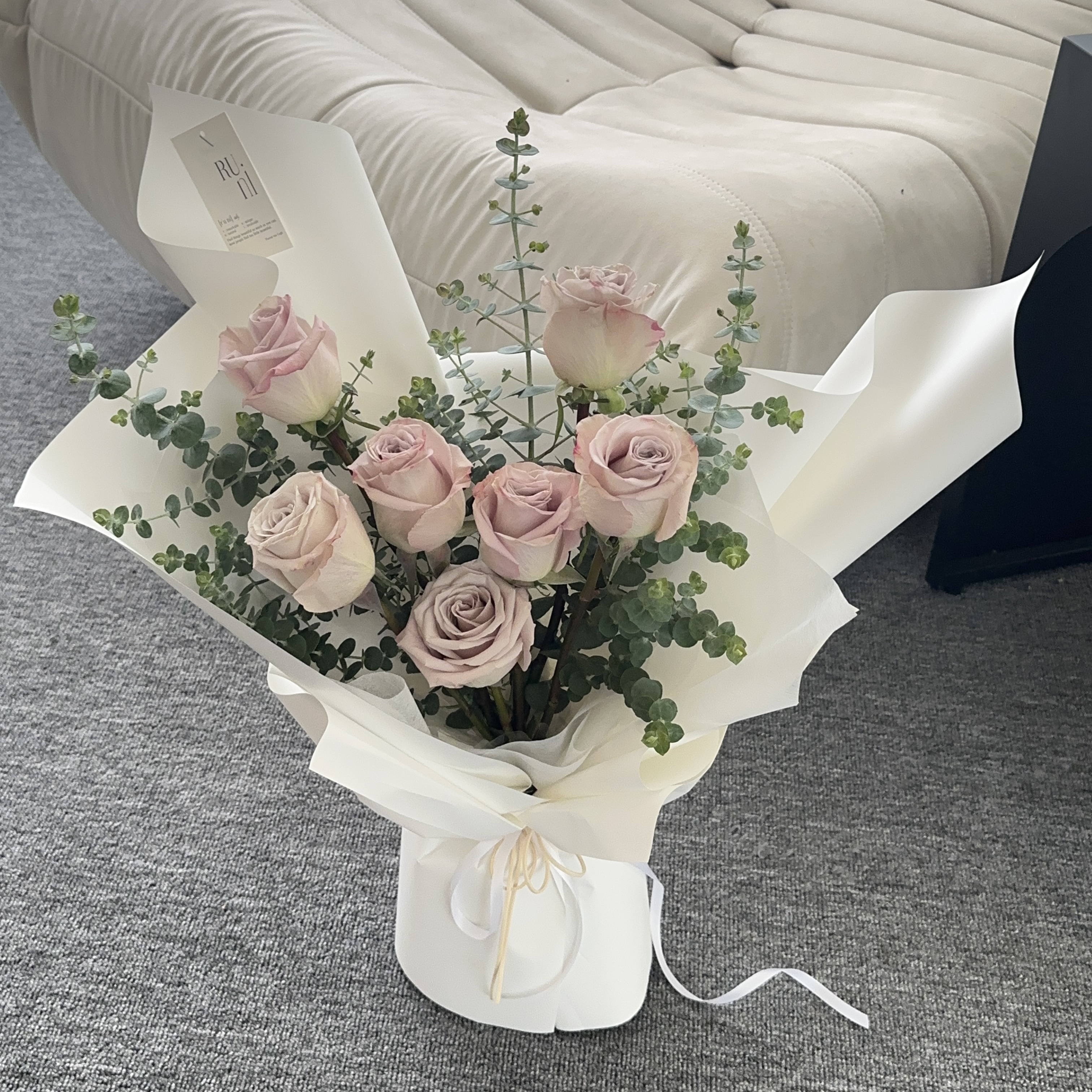 薰暮微光-進口曼塔灰玫瑰鮮花花束