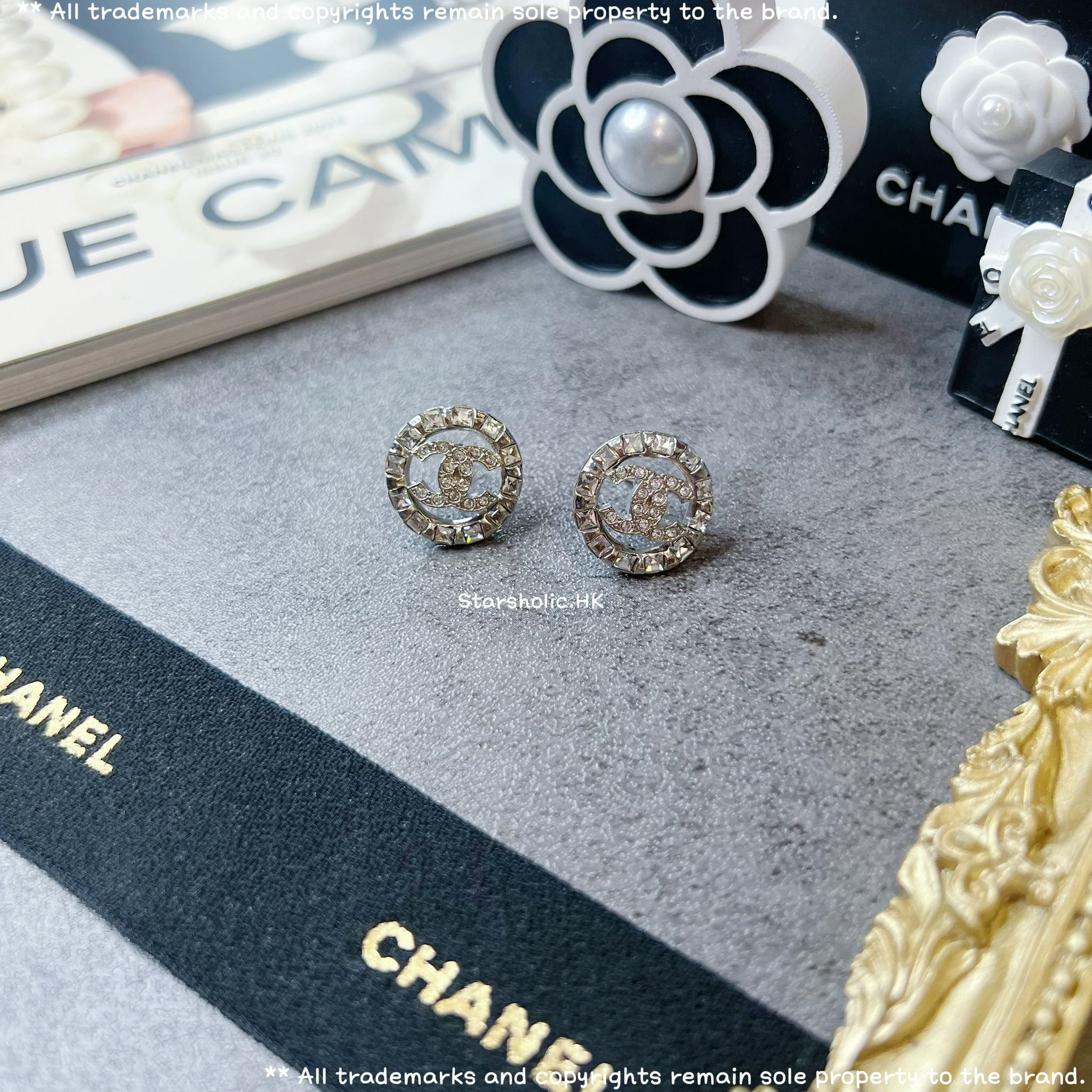 CHANEL 圓形閃石 CC Logo Earrings