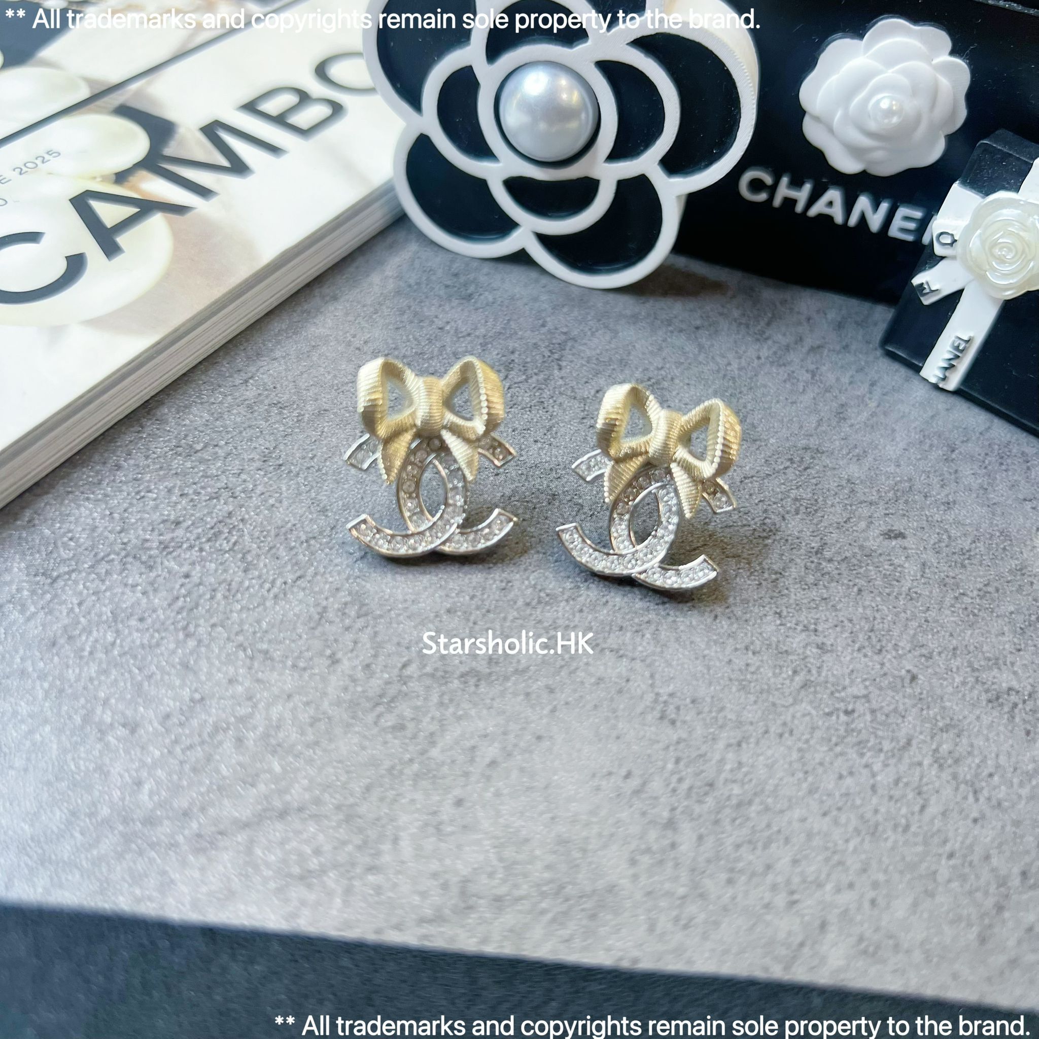 CHANEL 蝴蝶 CC Logo Earrings