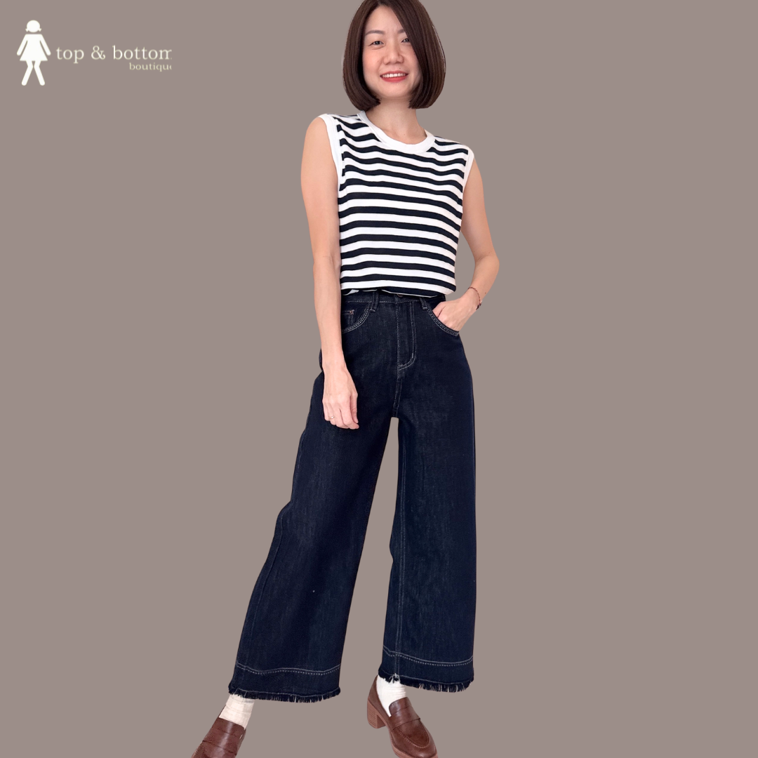 SLEEVELESS STRIPED KNIT BLOUSE