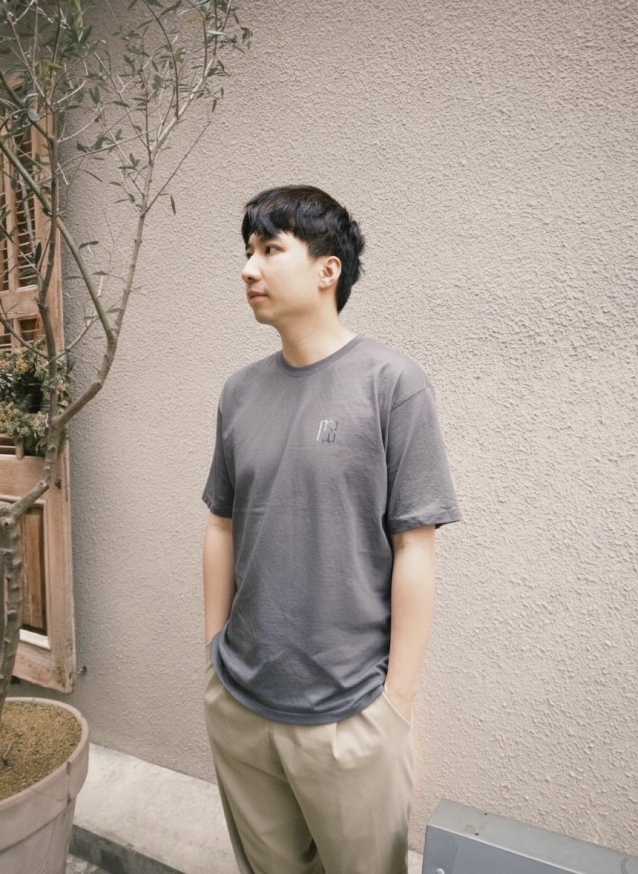 解碼代號088漸層小熊刺繡棉TEE 灰色