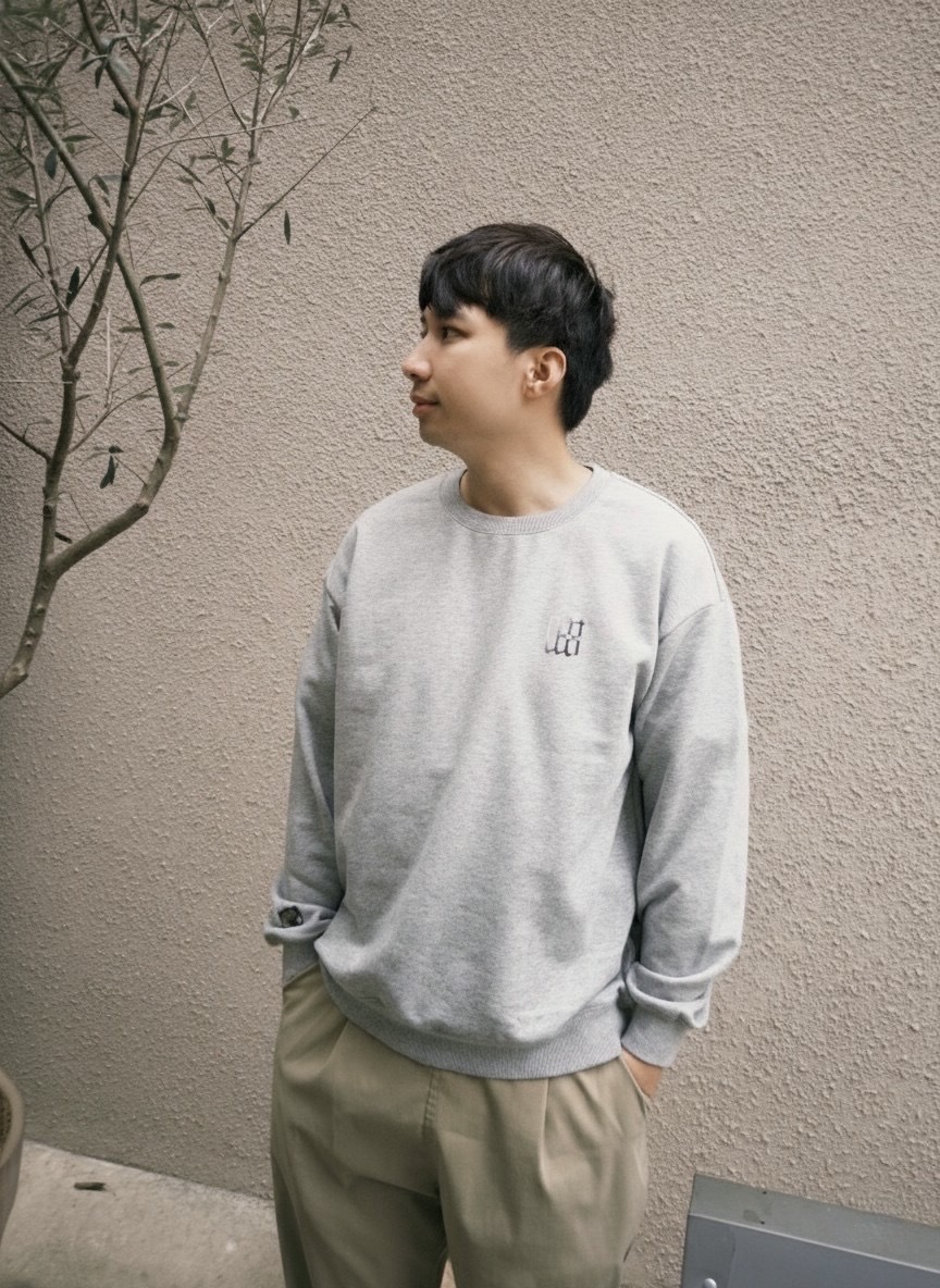 解碼代號088漸層小熊刺繡大學TEE 灰色