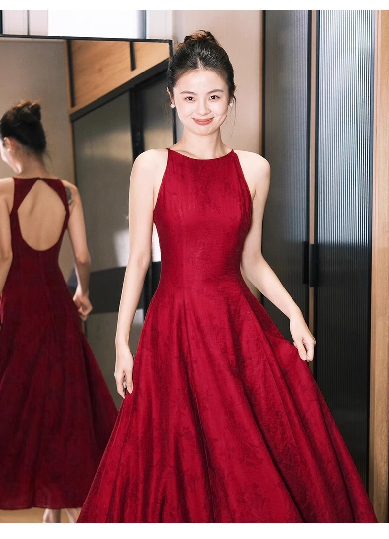 收腰大露背 圓裙長洋(黑/紅)