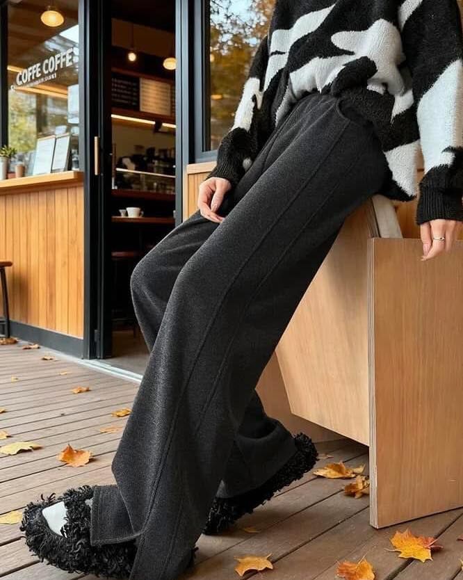 【顯瘦腿長的內加絨側開叉造型寬管褲】（現貨）