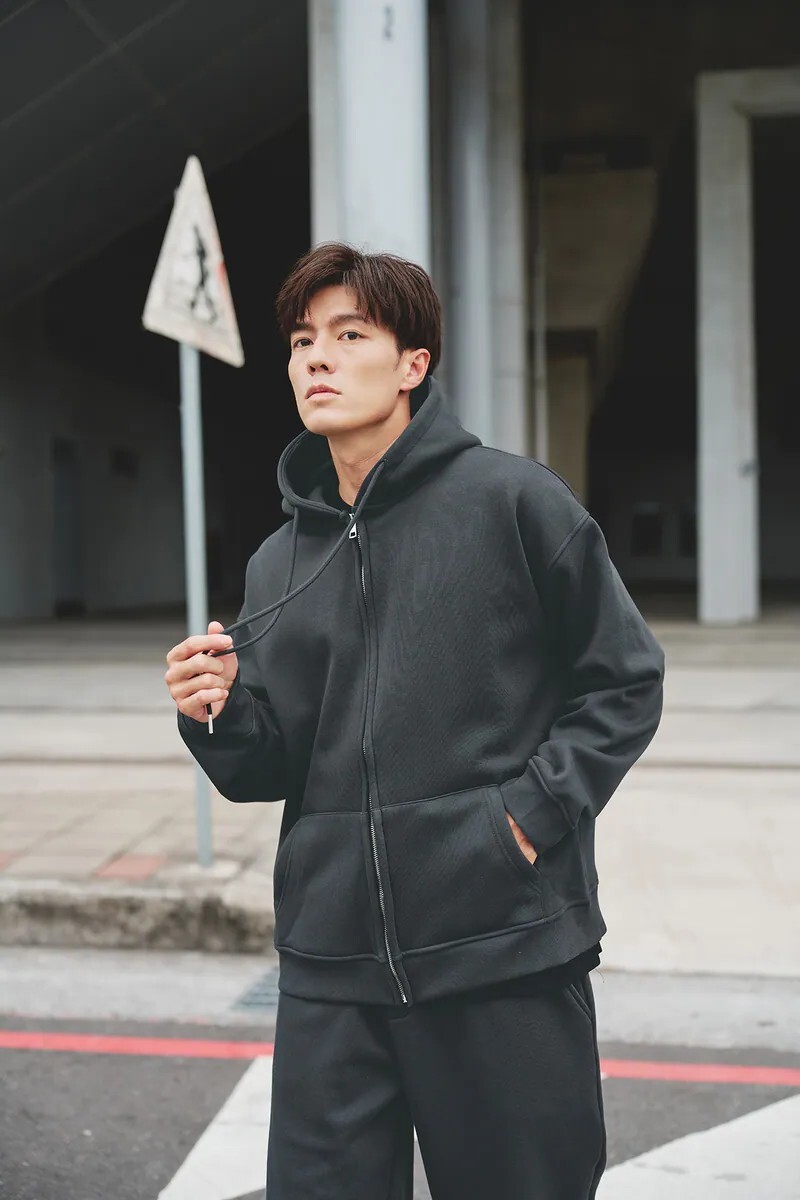 iSNEAKERS｜BGS LAB STUDIOS 黑連帽外套 99065