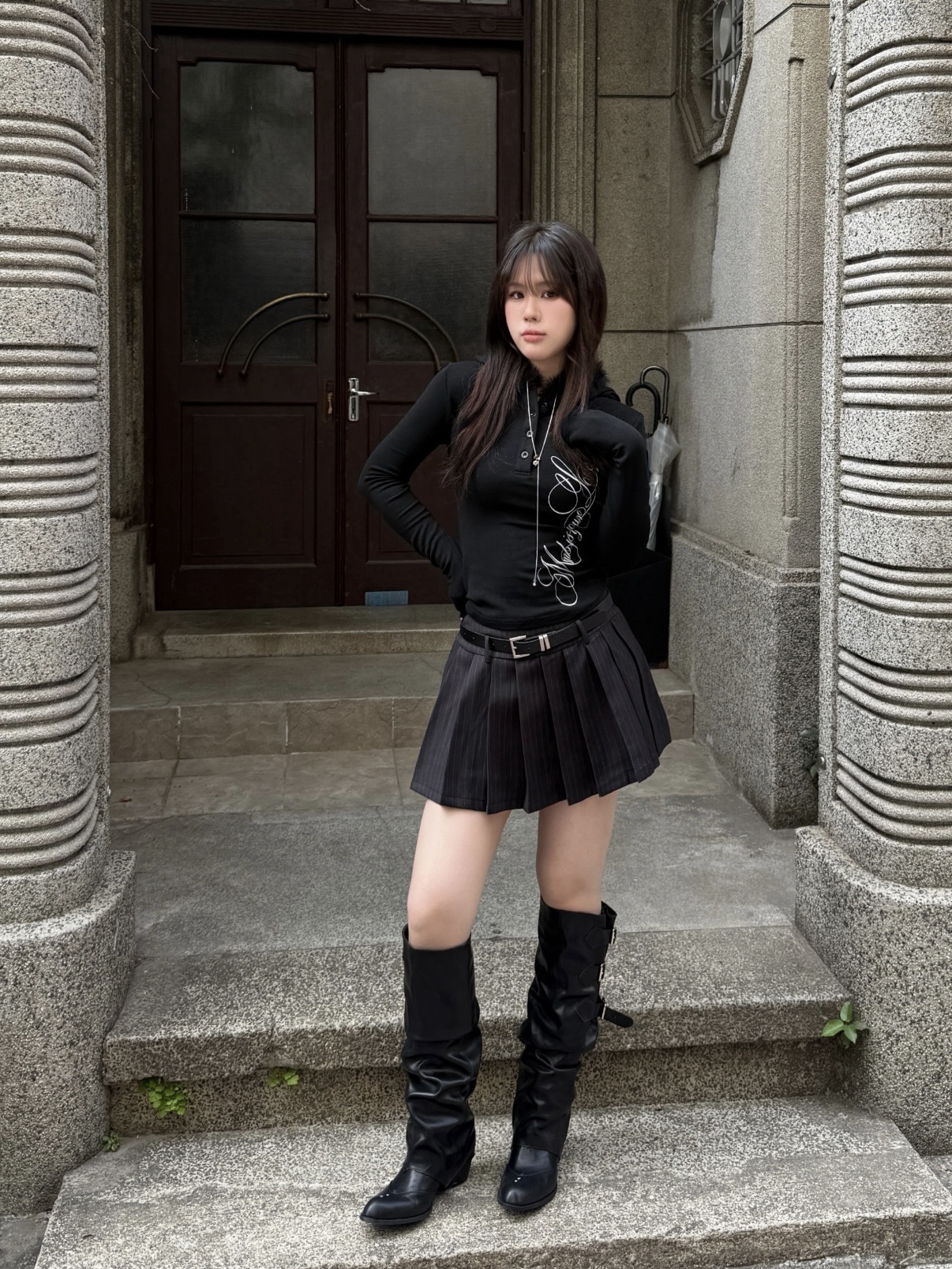 直條校感附皮帶百褶裙