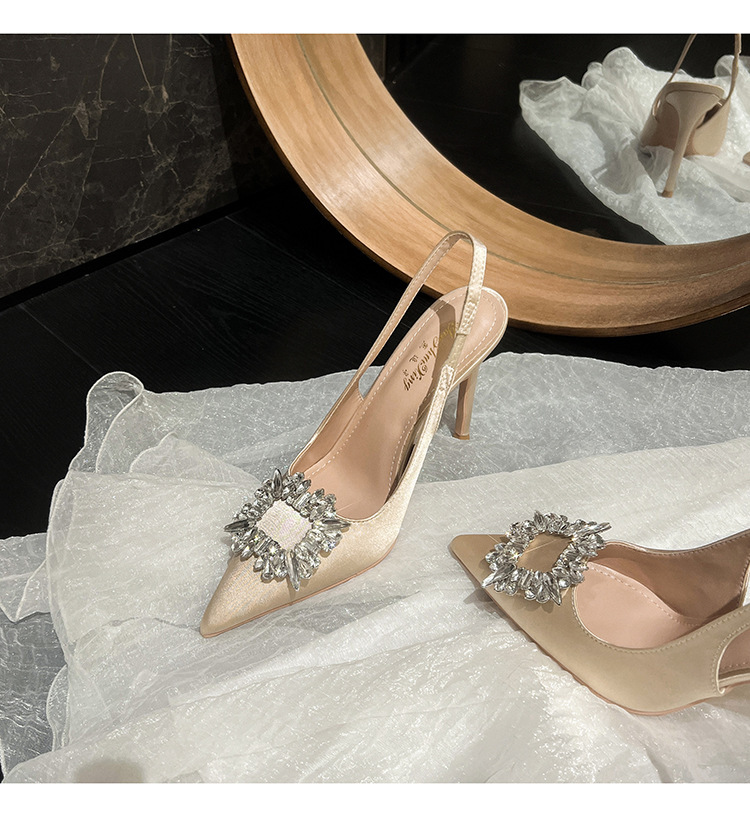 水鑽方釦 絲緞跟鞋(33-41)(杏/黑)