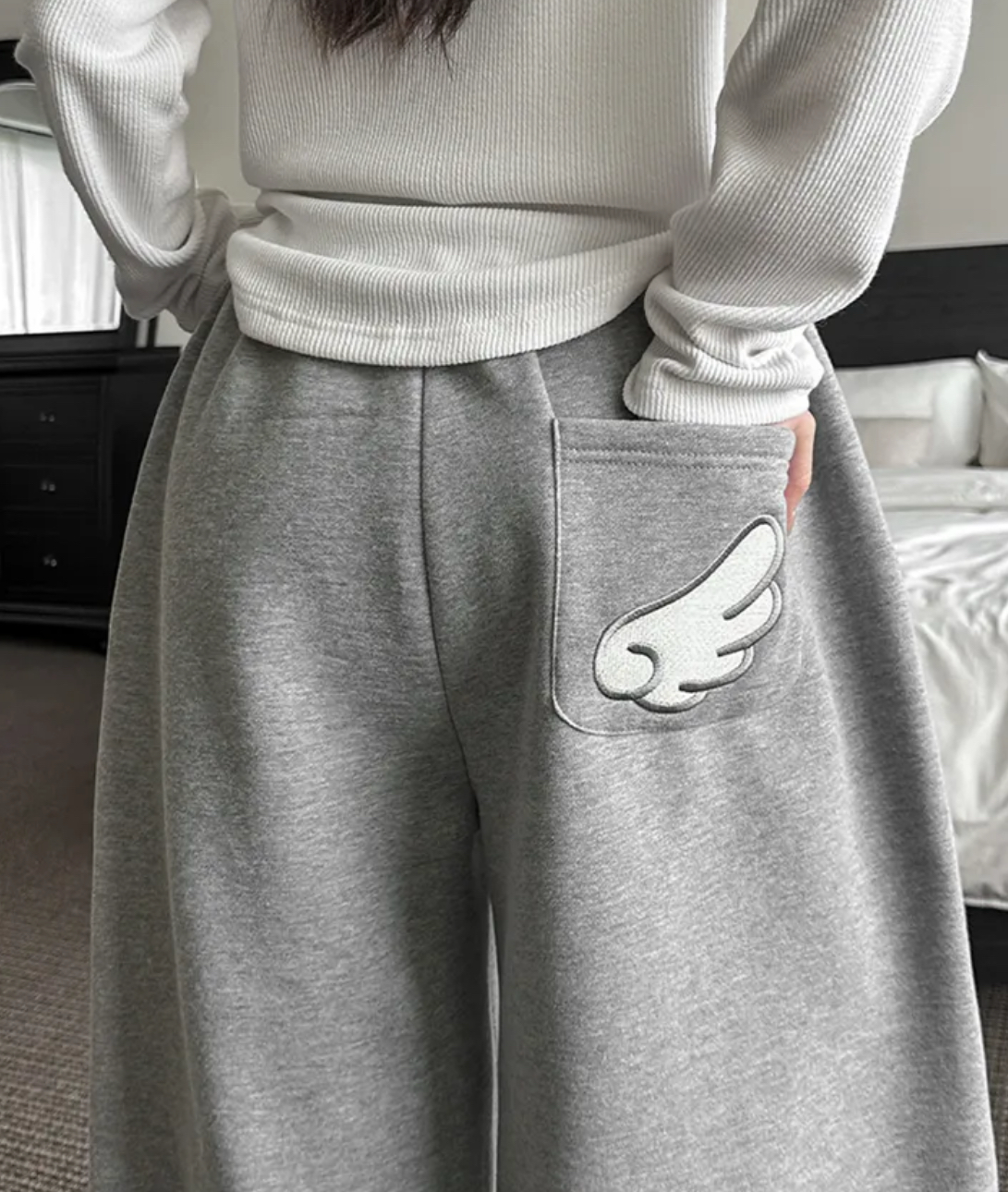 KR ANGEL WING FLEECE PANTS (4 COLORS)