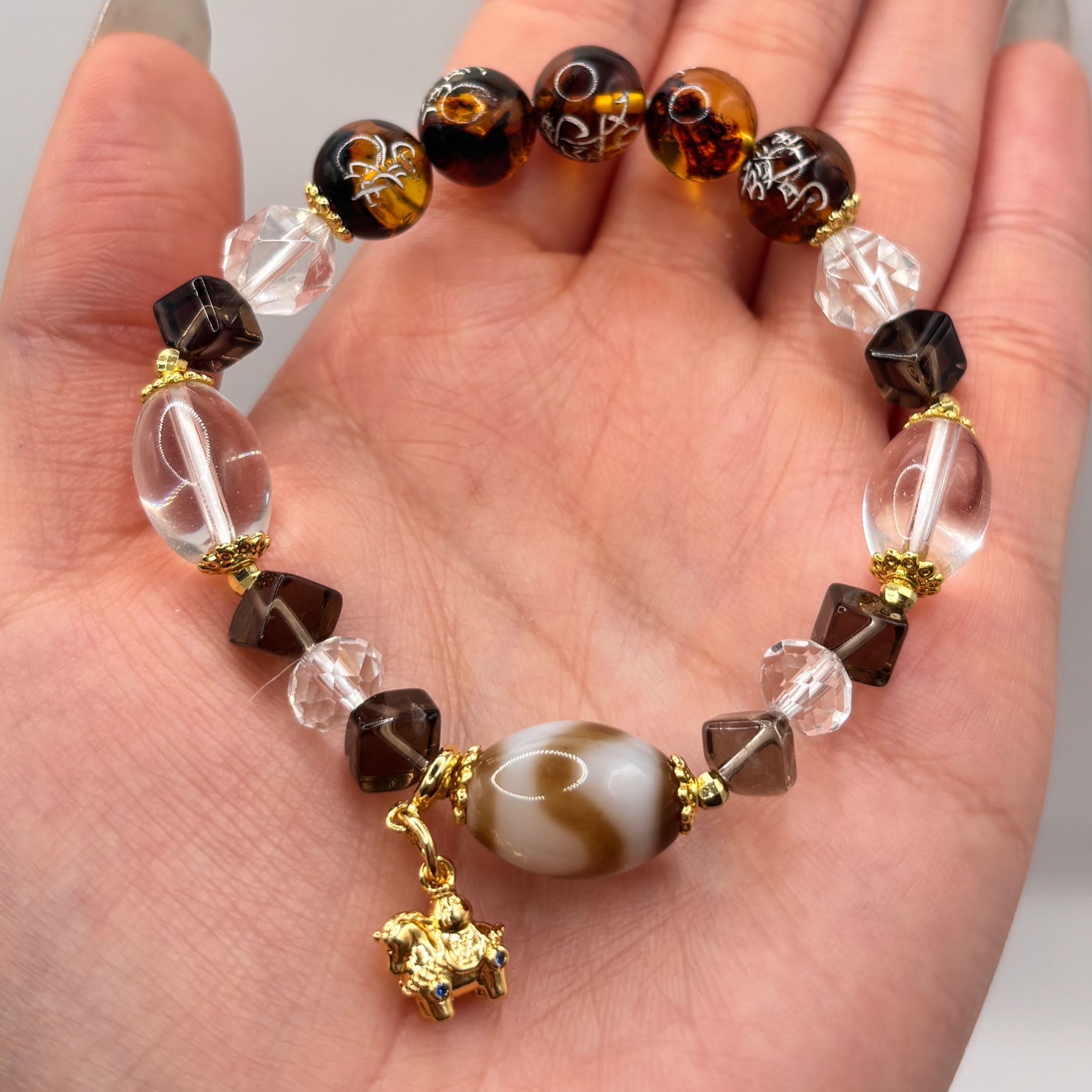 AB260204-L97-冠軍琥珀雕刻師聯乘紫袍大師開光-五馬奔騰手串(一物一證書)-(需留中文全名，已包紫袍大師開光，4月頭到貨，只限尖沙咀門店自取）