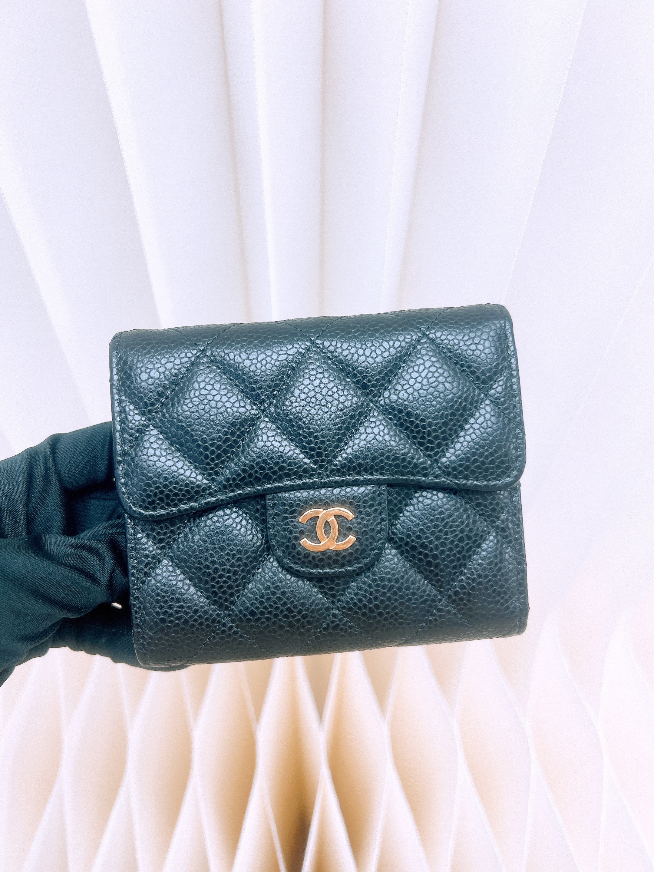 Chanel classic flap wallet (black caviar GHW 31 series)