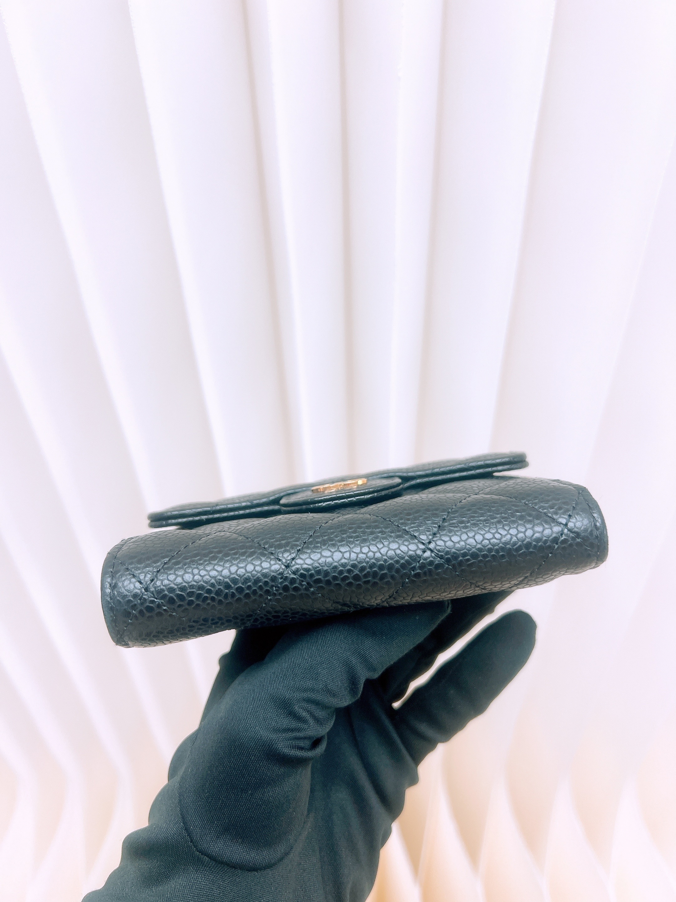 Chanel classic flap wallet (black caviar GHW 31 series)