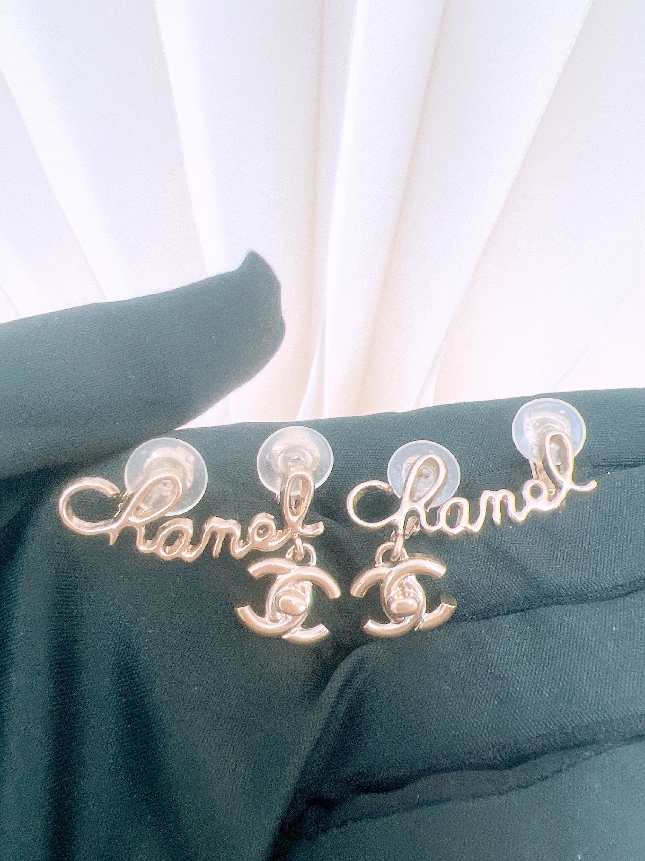 Chanel 21p logo earclip /earrings