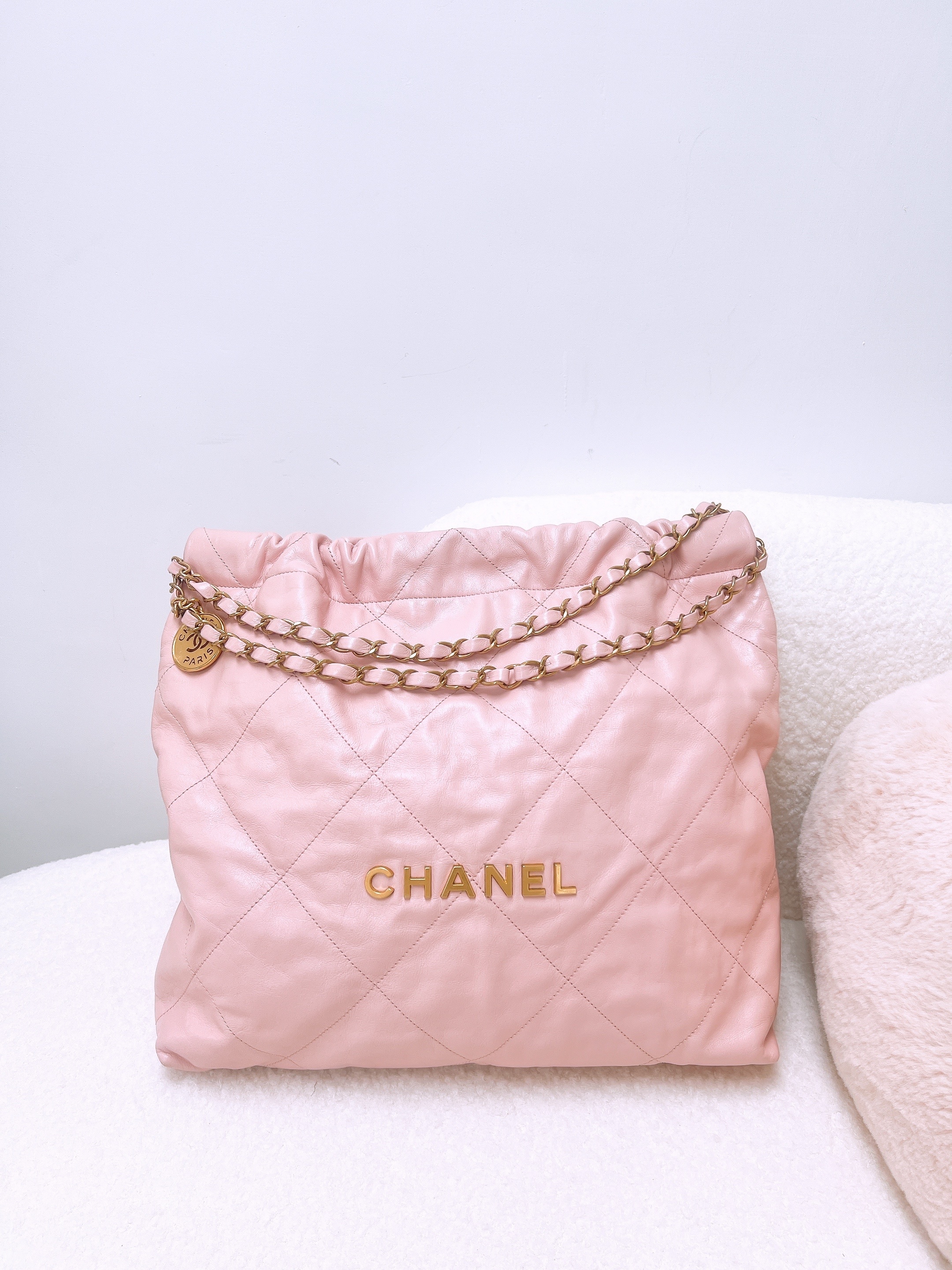 Chanel 22 medium pink GHW