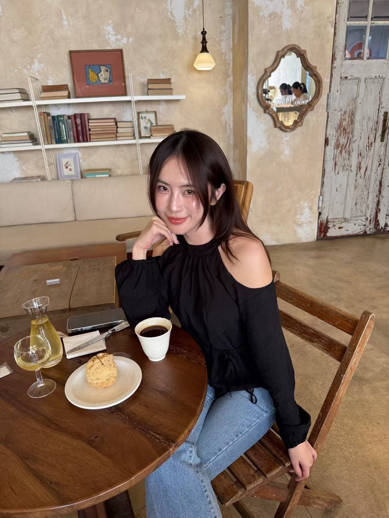 (新貨88折💘)清新感圓領小露膊綁帶上衣 T260203(白/黑)