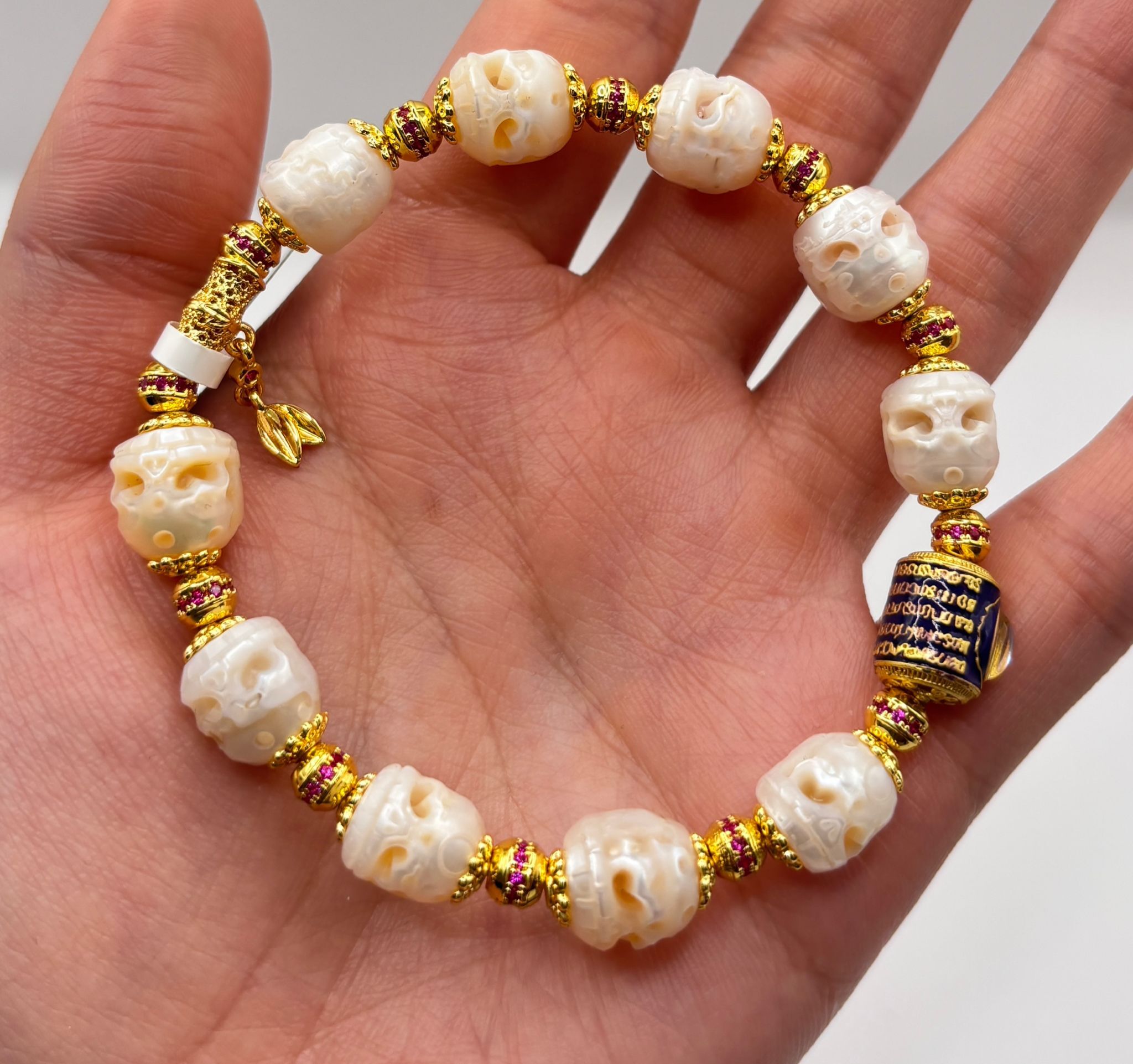 AB260204-L79-手工珍珠雕刻手串-(需留中文全名，已包紫袍大師開光，4月頭到貨，只限尖沙咀門店自取）