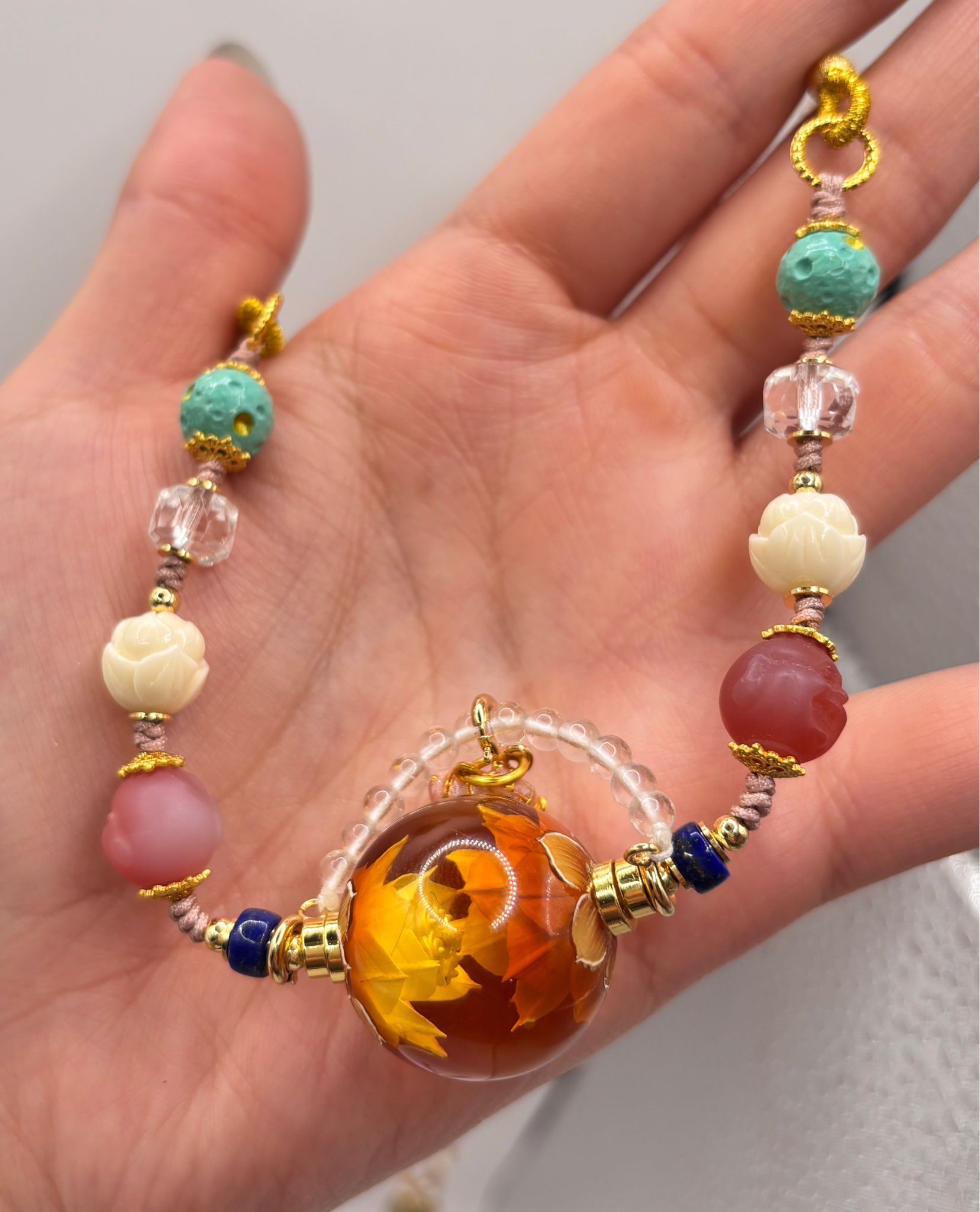 AB260204-L119-冠軍琥珀雕刻師聯乘紫袍大師開光-23mm鎖骨項鍊 (一物一證書跟收藏證書)-(需留中文全名，已包紫袍大師開光，4月頭到貨，只限尖沙咀門店自取）