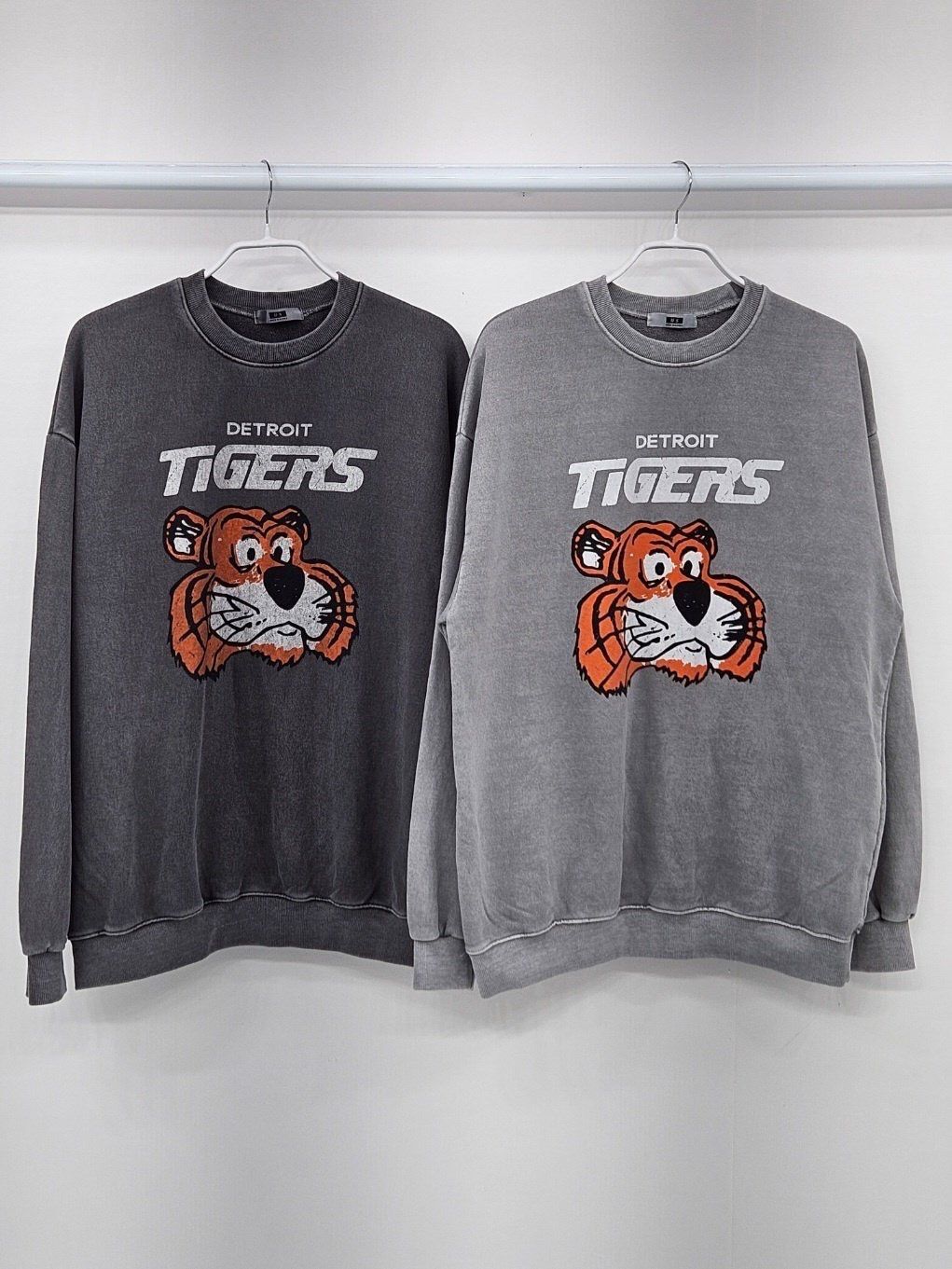 洗水英文字圖案衛衣 US-011T