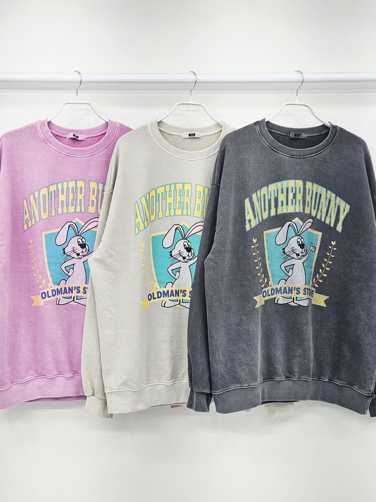 洗水英文字圖案衛衣 US-016T