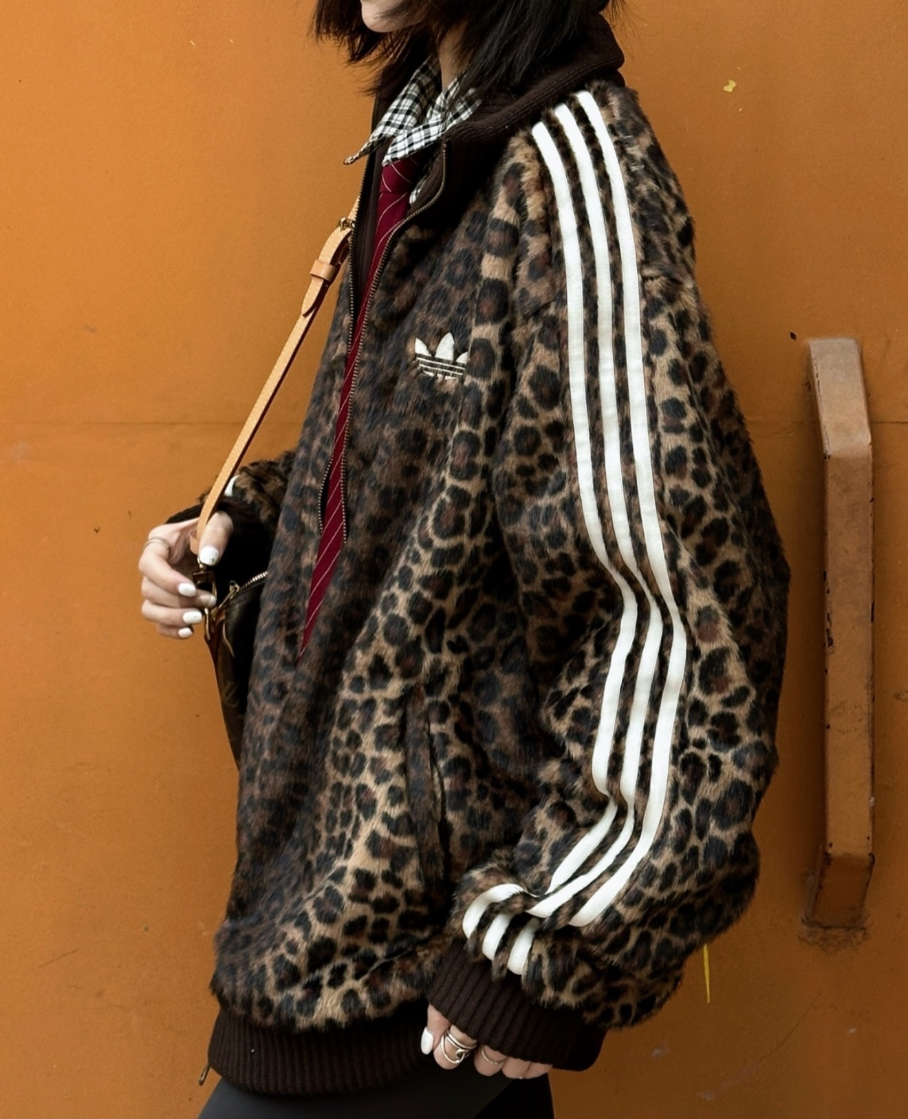 Adidas Originals FW25 JQD TT JACKET 豹紋仿毛絨外套拉鍊外套 KU9407